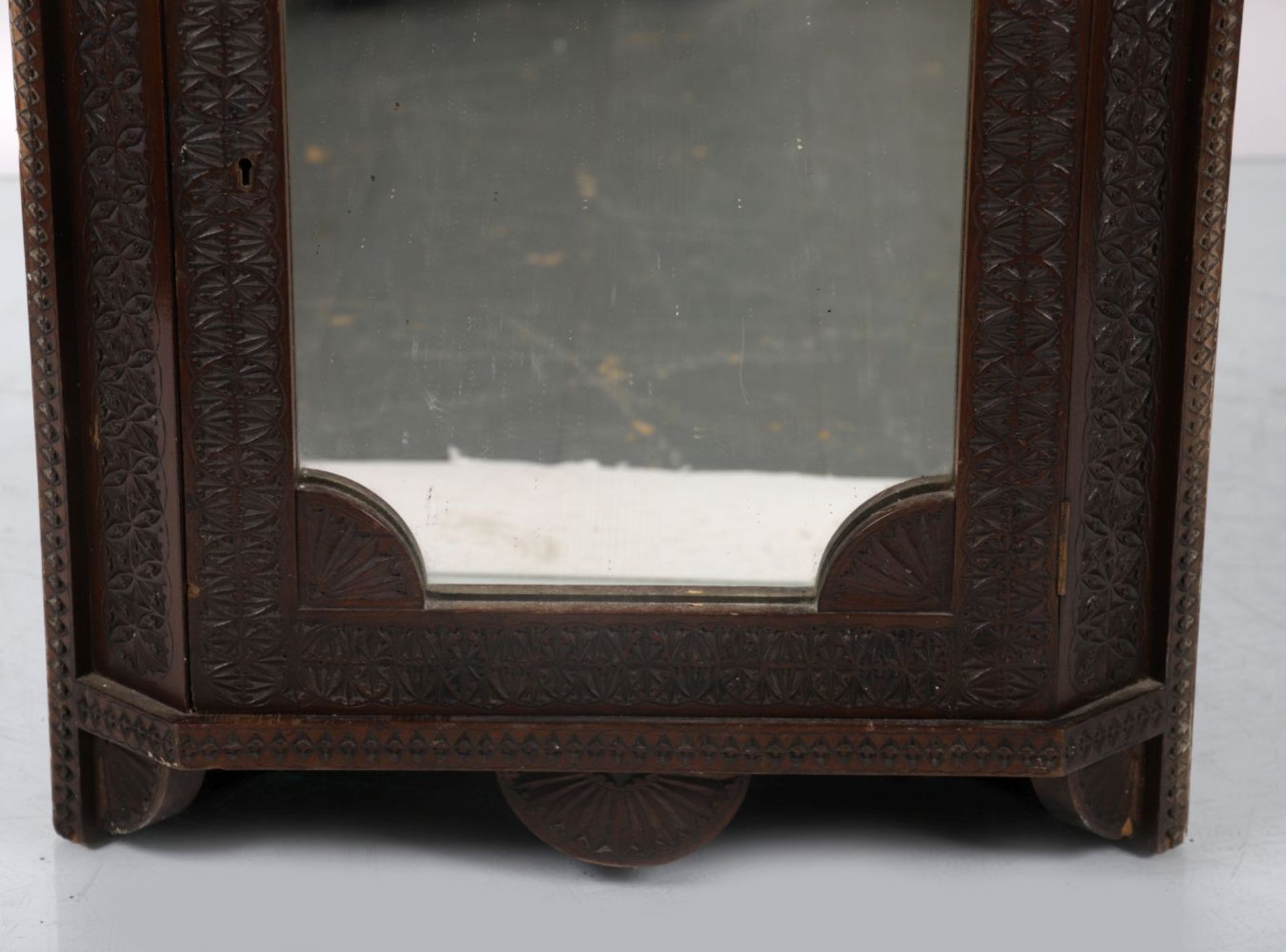 EARLY 20TH-CENTURY HANGING CORNER CABINET - Image 4 of 4