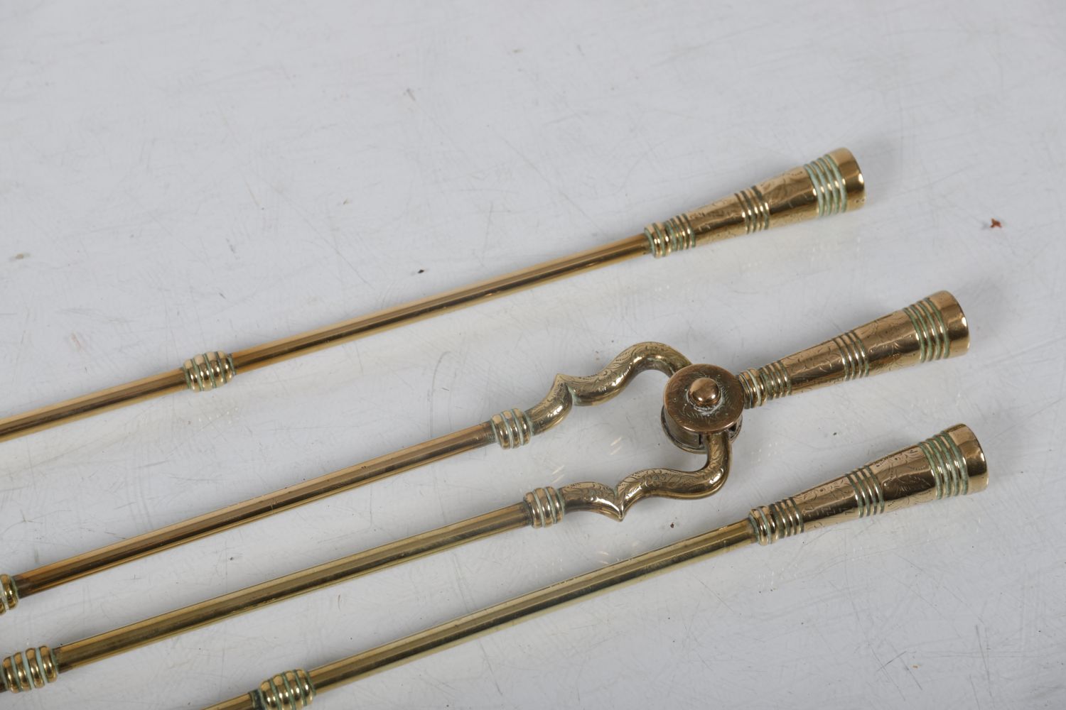 SET REGENCY BRASS FIRE IRONS - Image 3 of 3