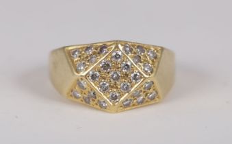 18K YELLOW GOLD & DIAMOND RING