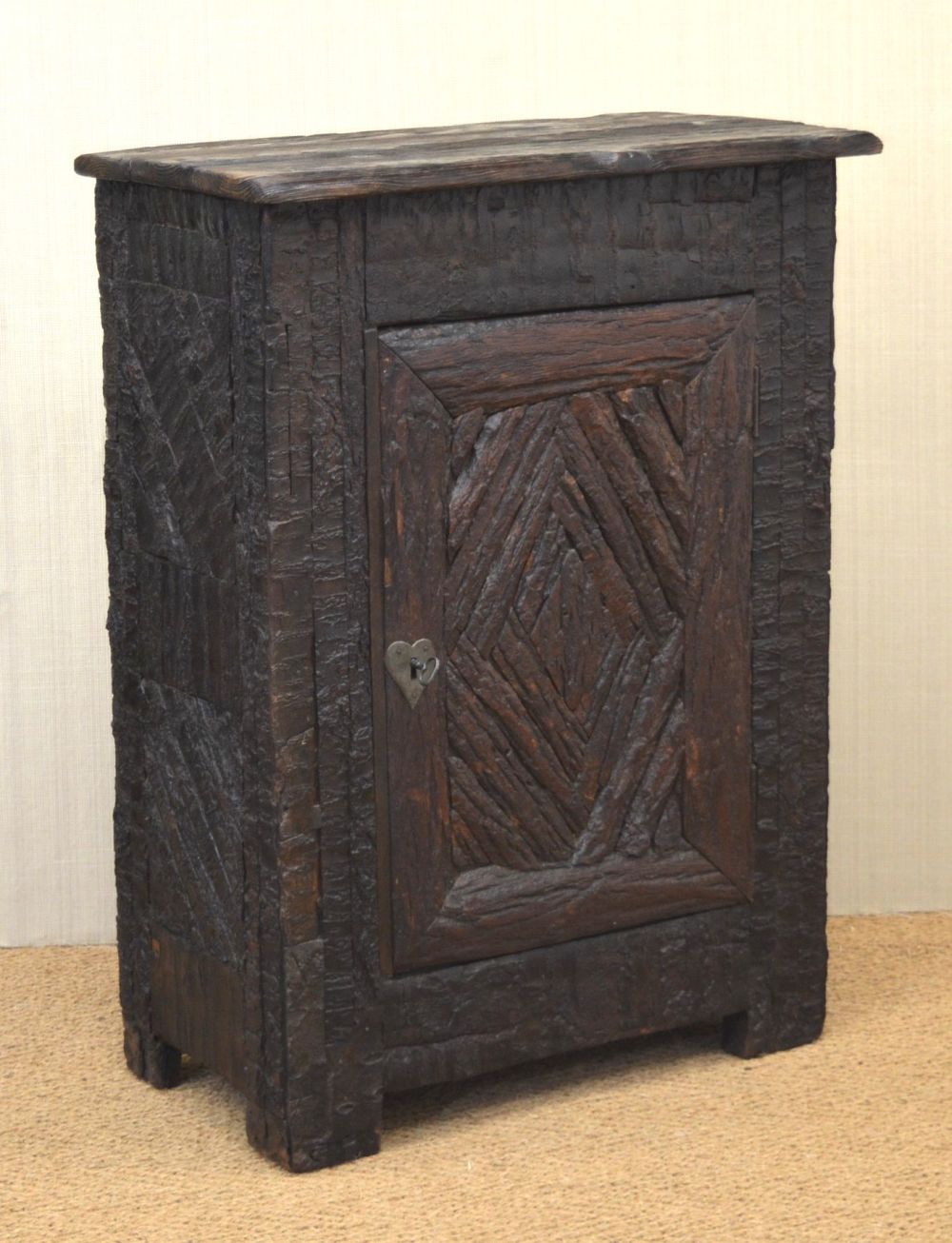 EARLY IRISH VERNACULAR FARMHOUSE CUPBOARD - Image 3 of 4