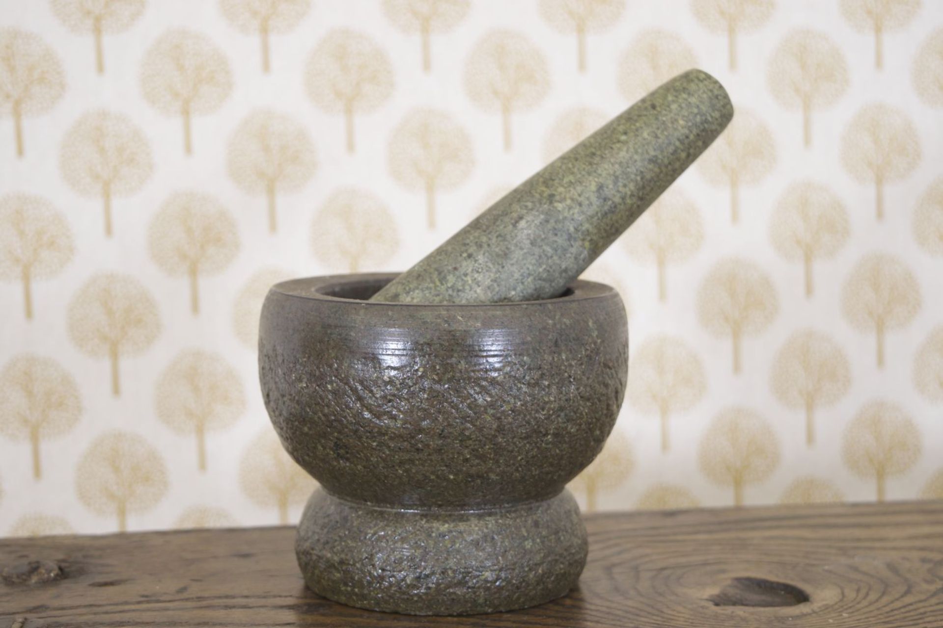 19TH-CENTURY IRISH GRANITE MORTAR AND PESTLE