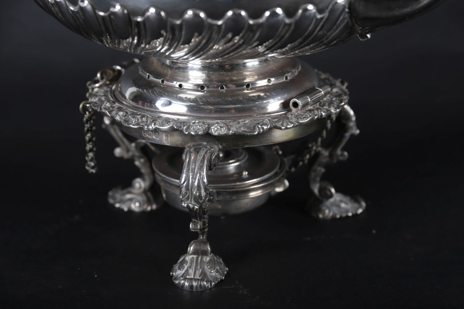 IRISH NEO-CLASSICAL SILVER SPIRIT KETTLE - Image 4 of 4