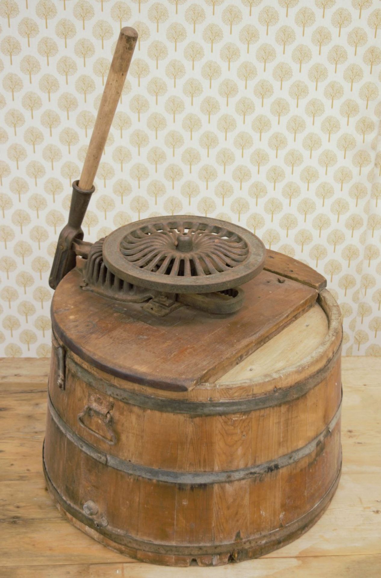 19TH-CENTURY BARREL CLOTHES WASHING MACHINE - Image 2 of 5