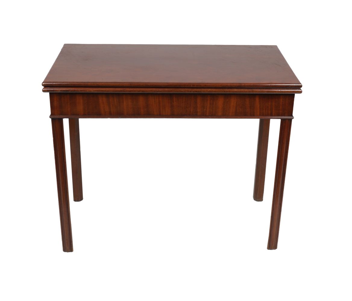 GEORGE III MAHOGANY TEA TABLE