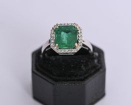 18K WHITE GOLD NATURAL COLOMBIAN EMERALD RING