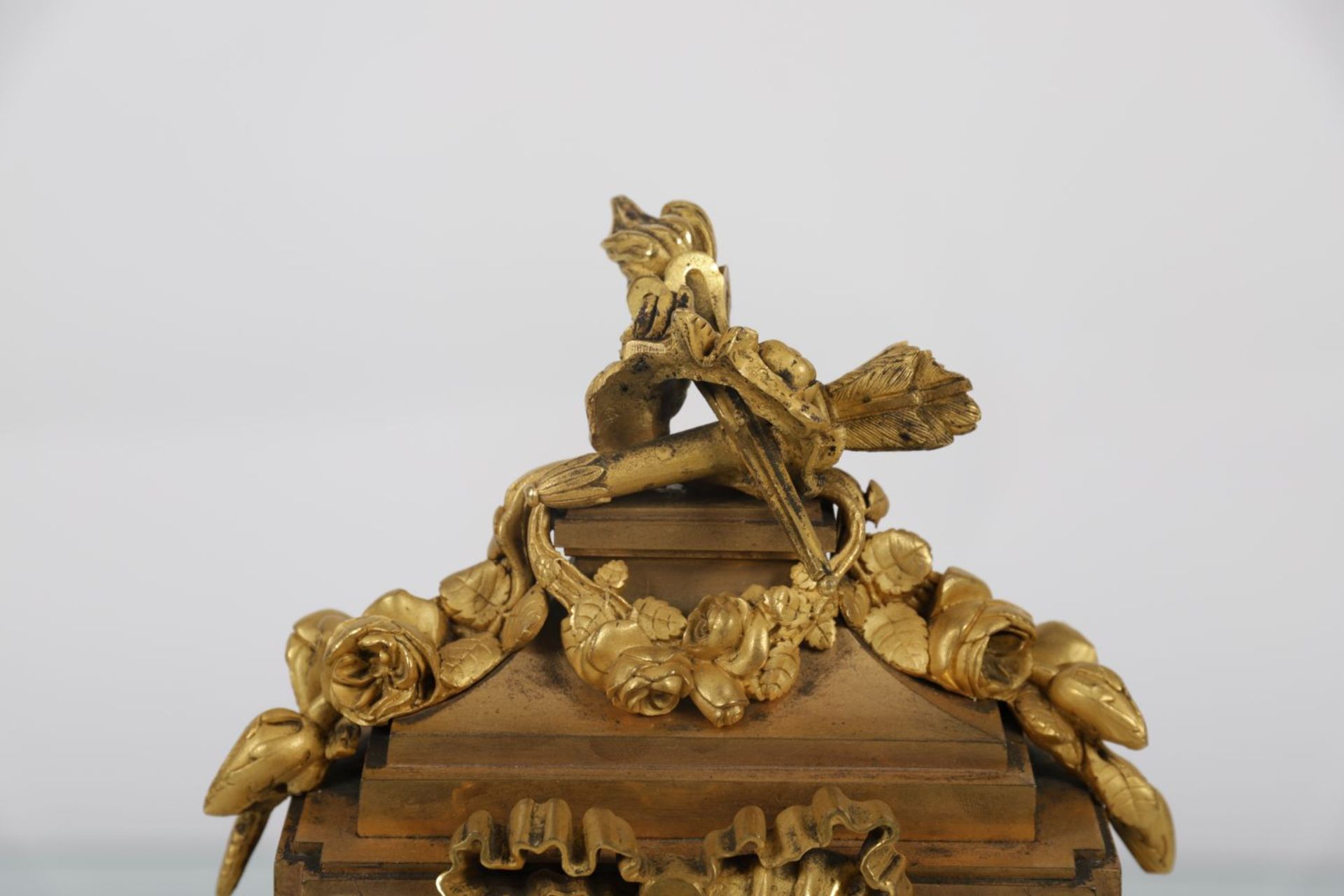 19TH-CENTURY FRENCH ORMOLU & PORCELAIN CLOCK - Image 3 of 4