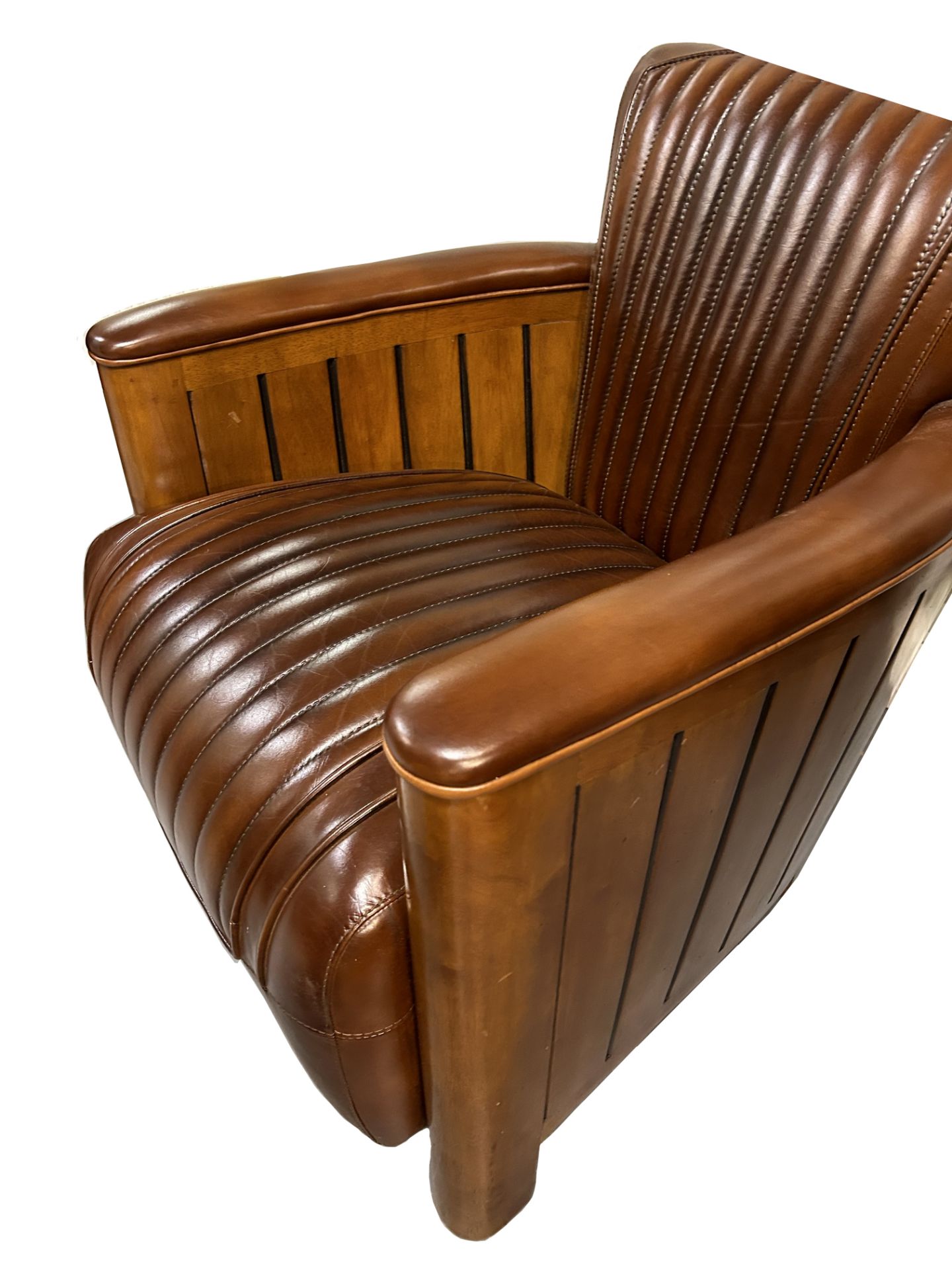 DESIGNER LEATHER V-SHAPED CLUB ARMCHAIR - Image 3 of 3