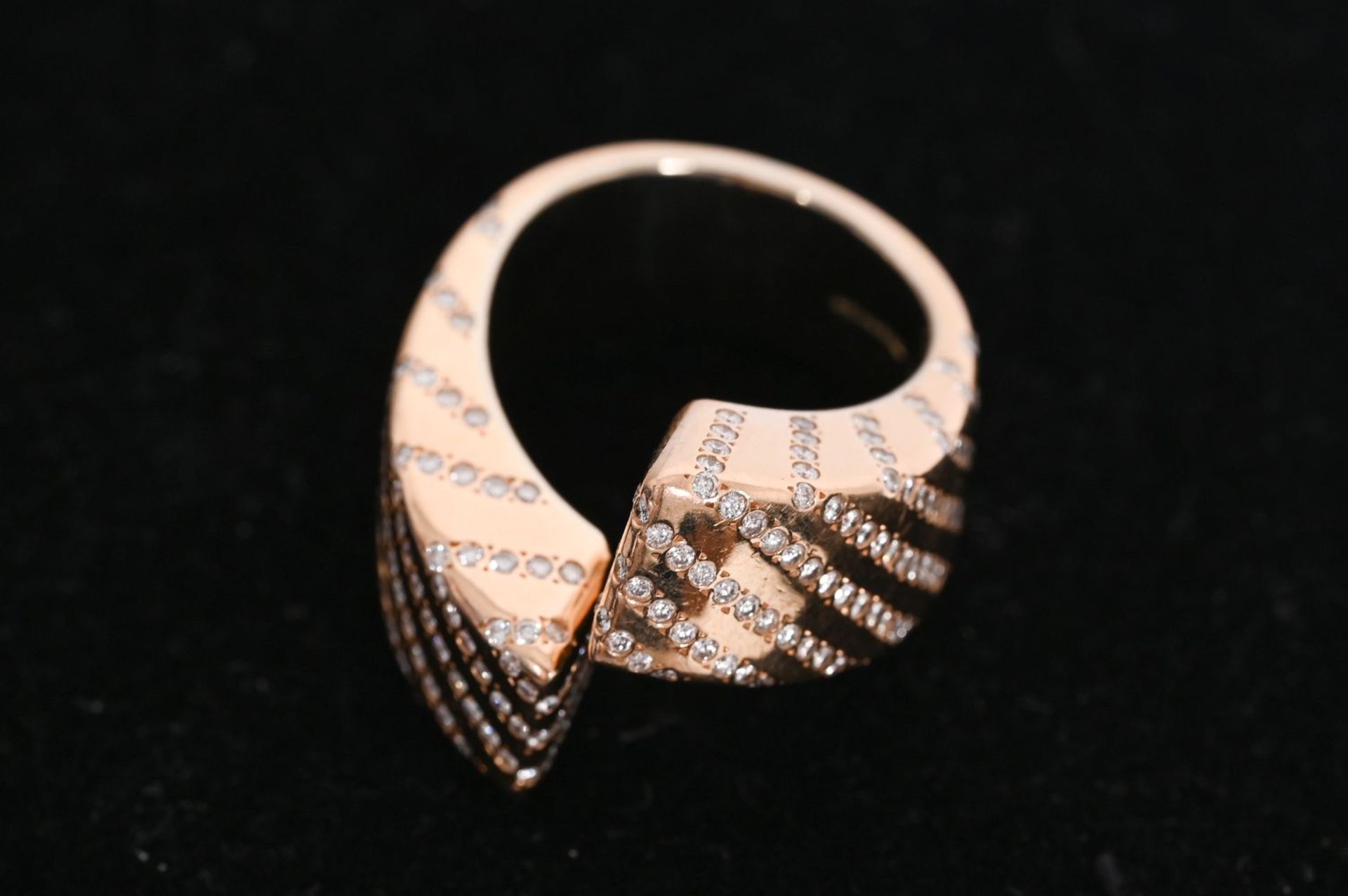 18TH-CENTURY GOLD & DIAMOND DESIGNER RING - Image 2 of 2