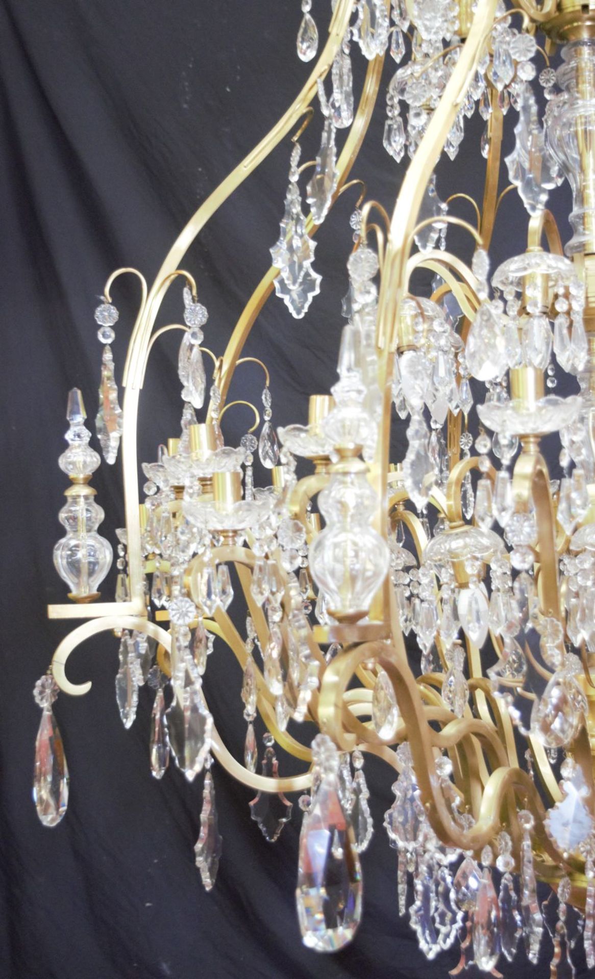 LARGE FRENCH BRASS & CRYSTAL CHANDELIER - Image 4 of 4