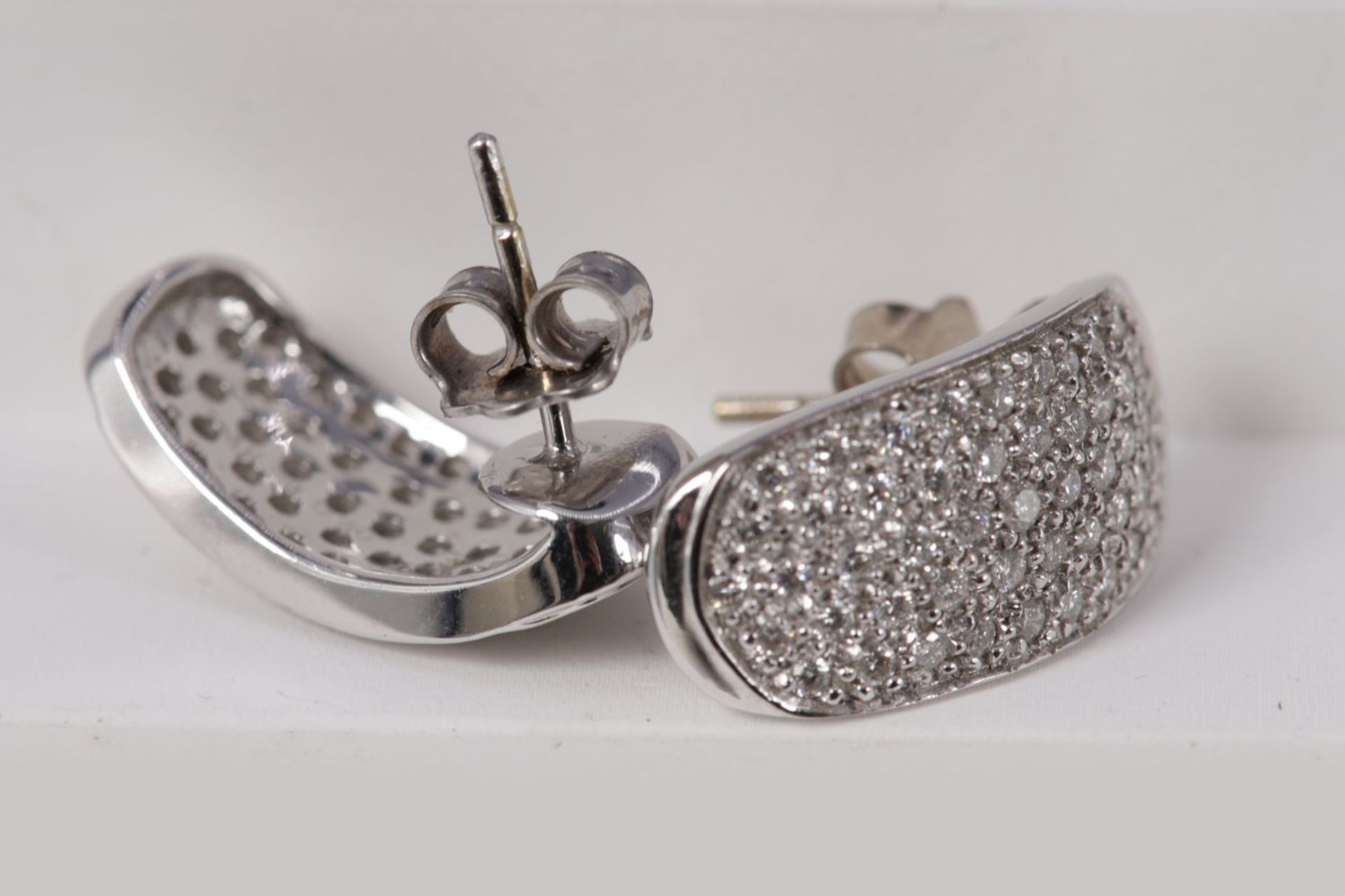 PAIR 18K WHITE GOLD & DIAMOND EARRINGS - Image 3 of 3