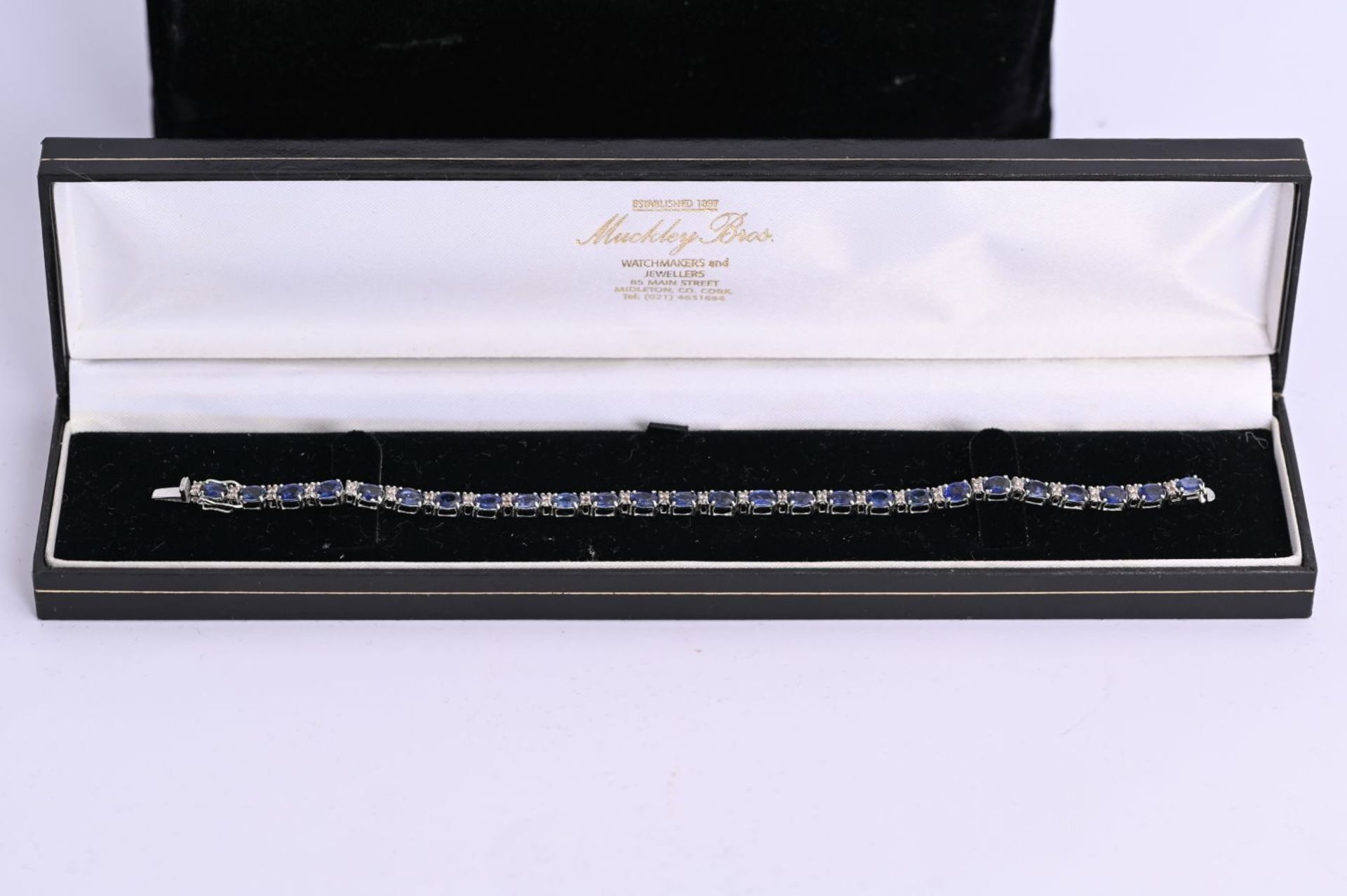 18K WHITE GOLD SAPPHIRE & DIAMOND TENNIS BRACELET - Image 3 of 3