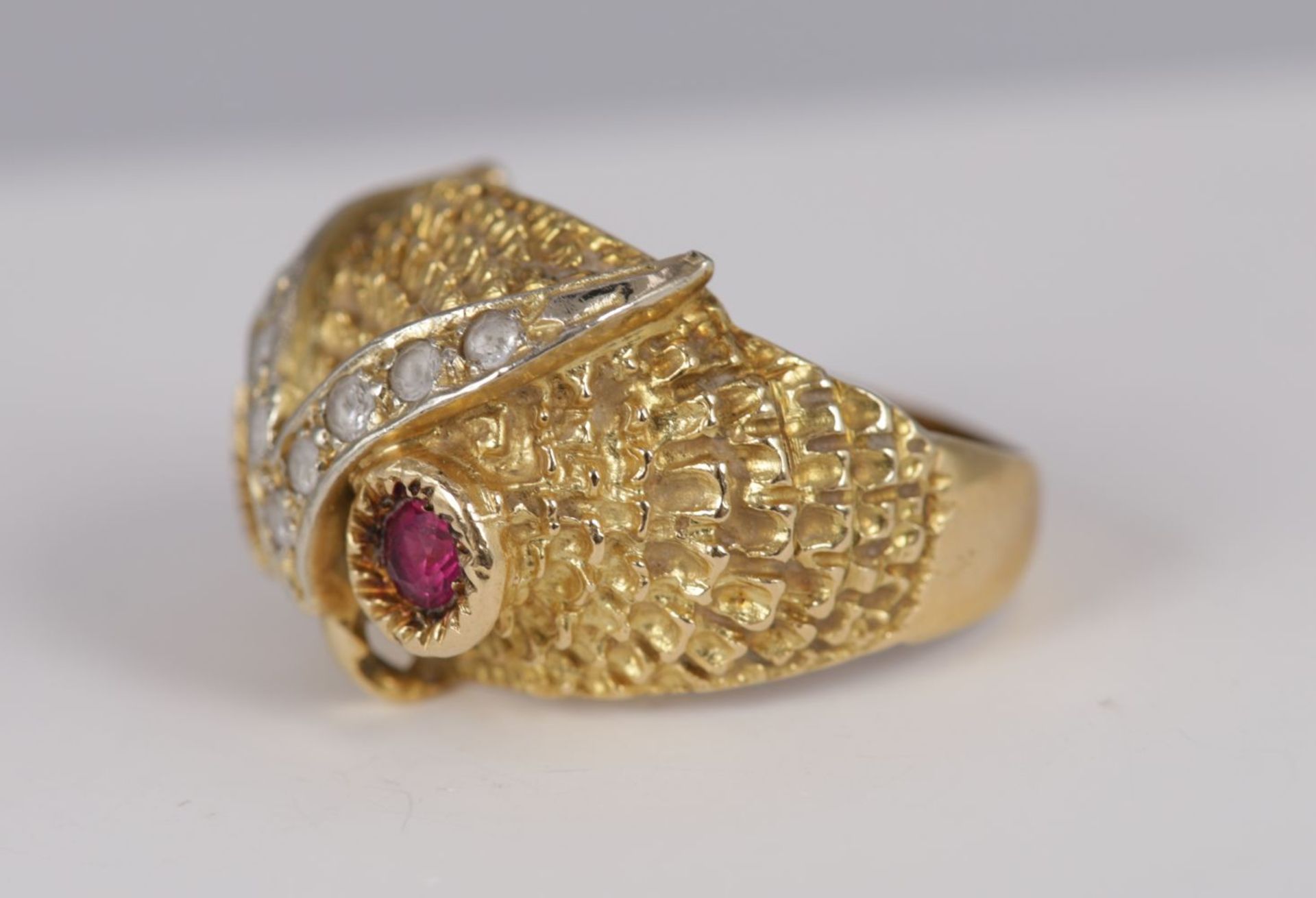 18K GOLD & GEM STONE RING - Image 2 of 3