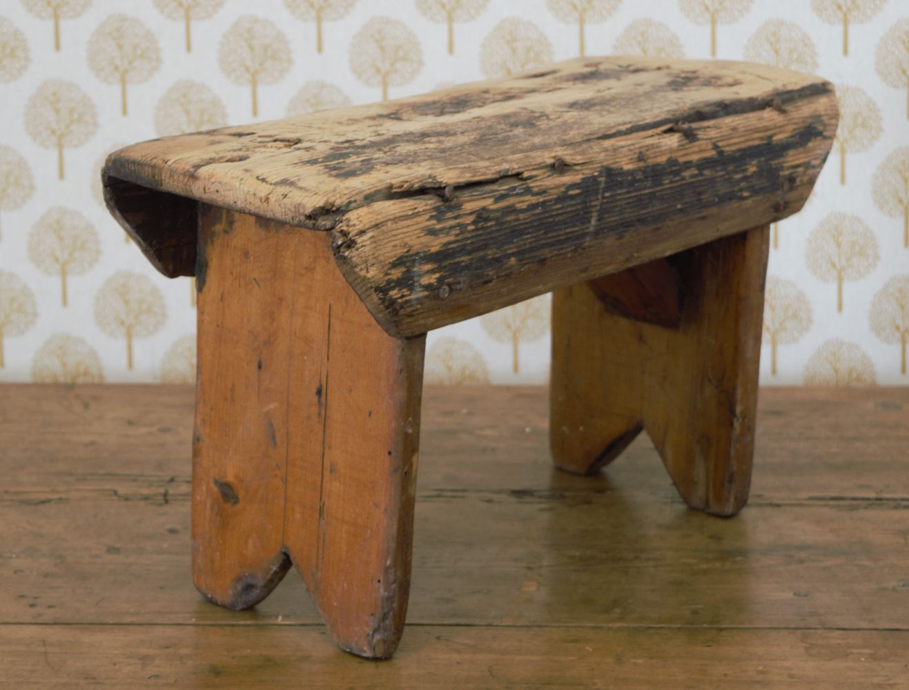 19TH-CENTURY PINE KITCHEN STOOL