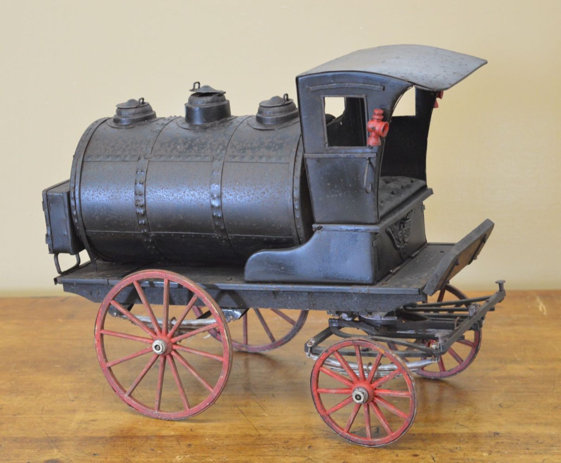 METAL MODEL OF A STEAM ENGINE - Image 2 of 3
