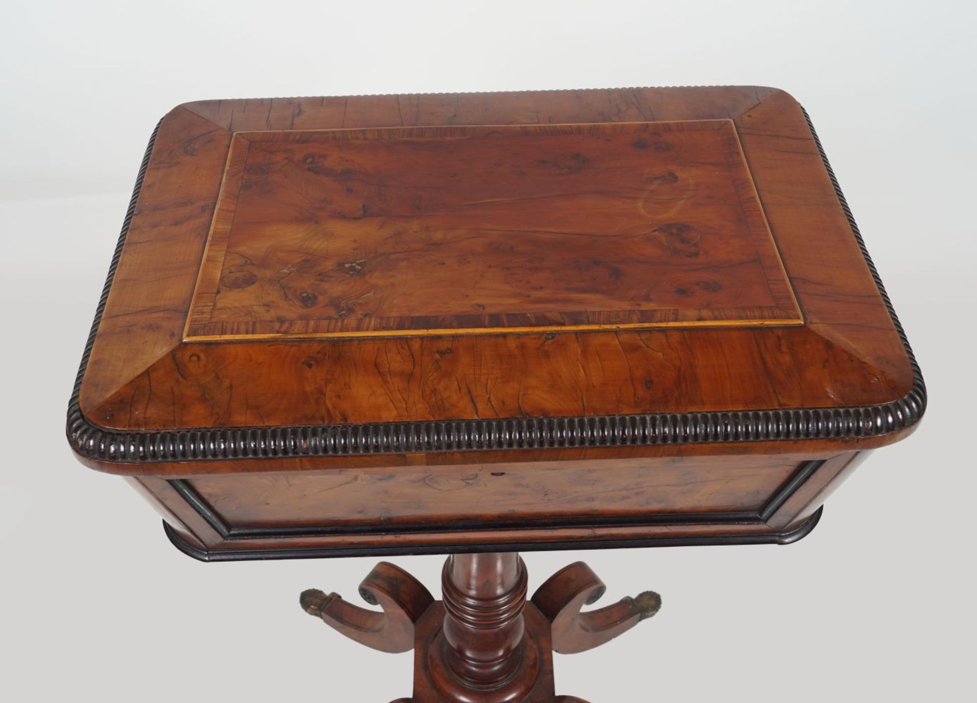 REGENCY YEW WOOD TEAPOY - Bild 3 aus 4