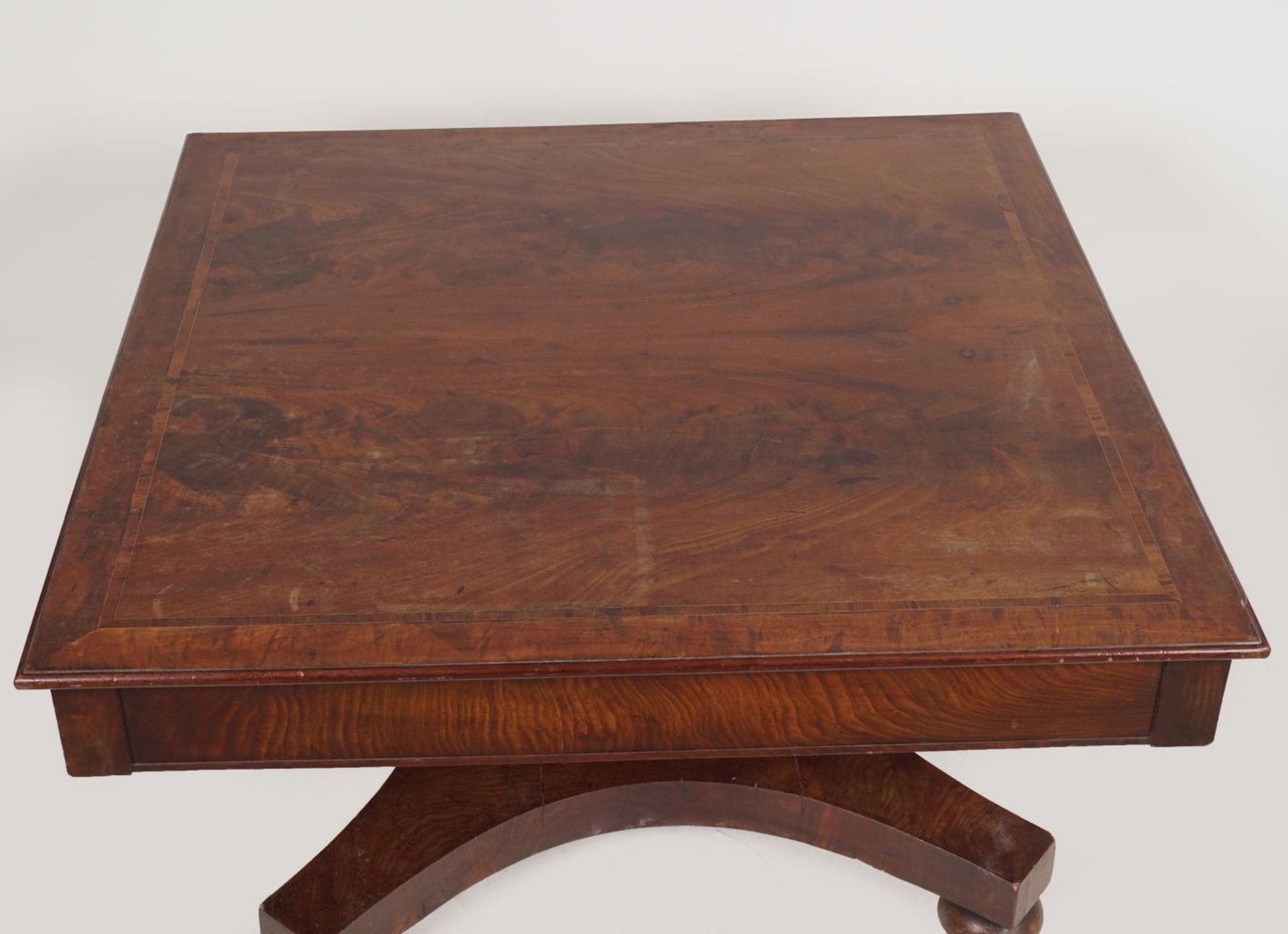 19TH-CENTURY MAHOGANY & CROSSBANDED COFFEE TABLE - Image 2 of 3