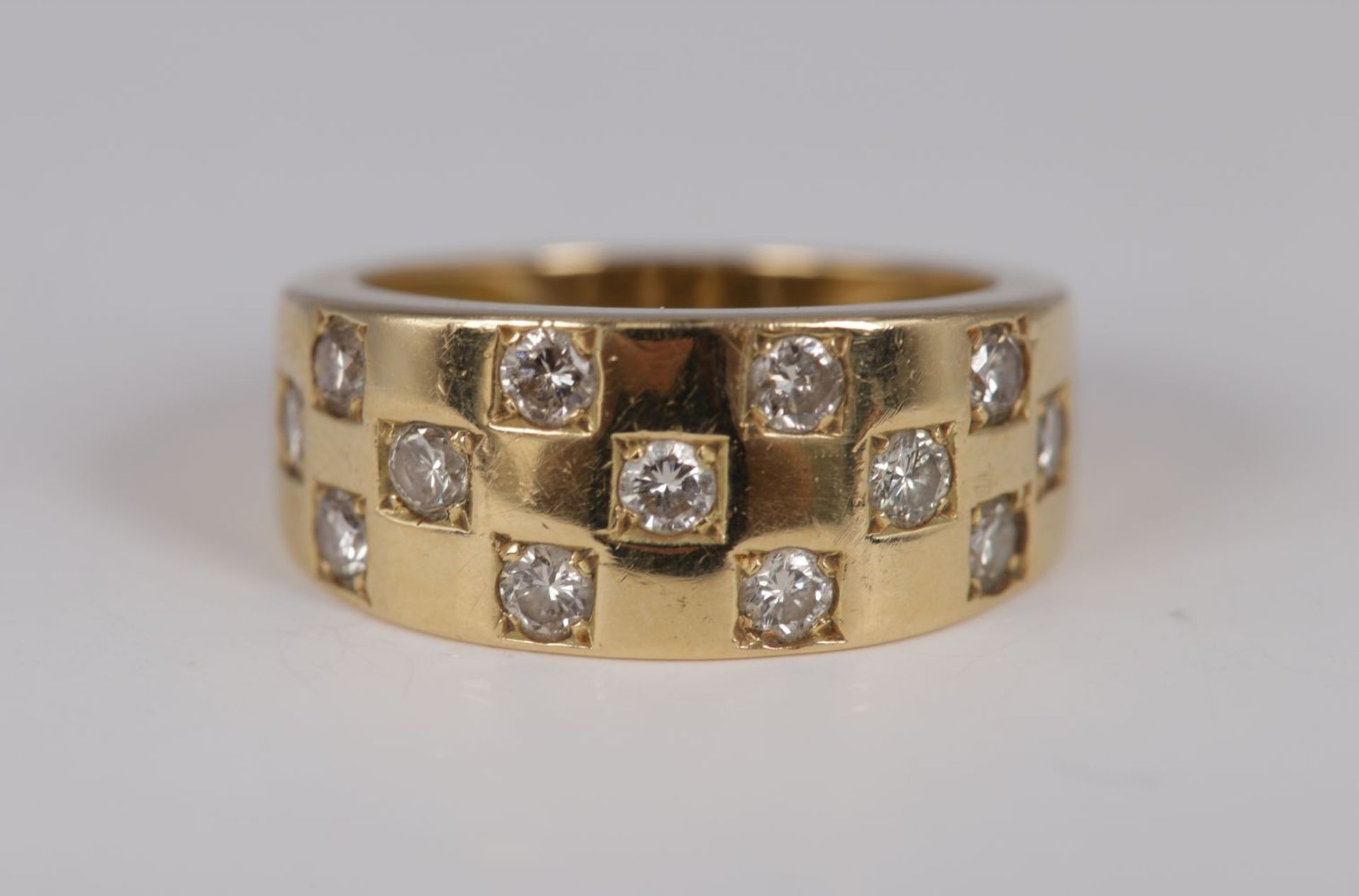 18K GOLD AND DIAMOND WEDDING BAND RING