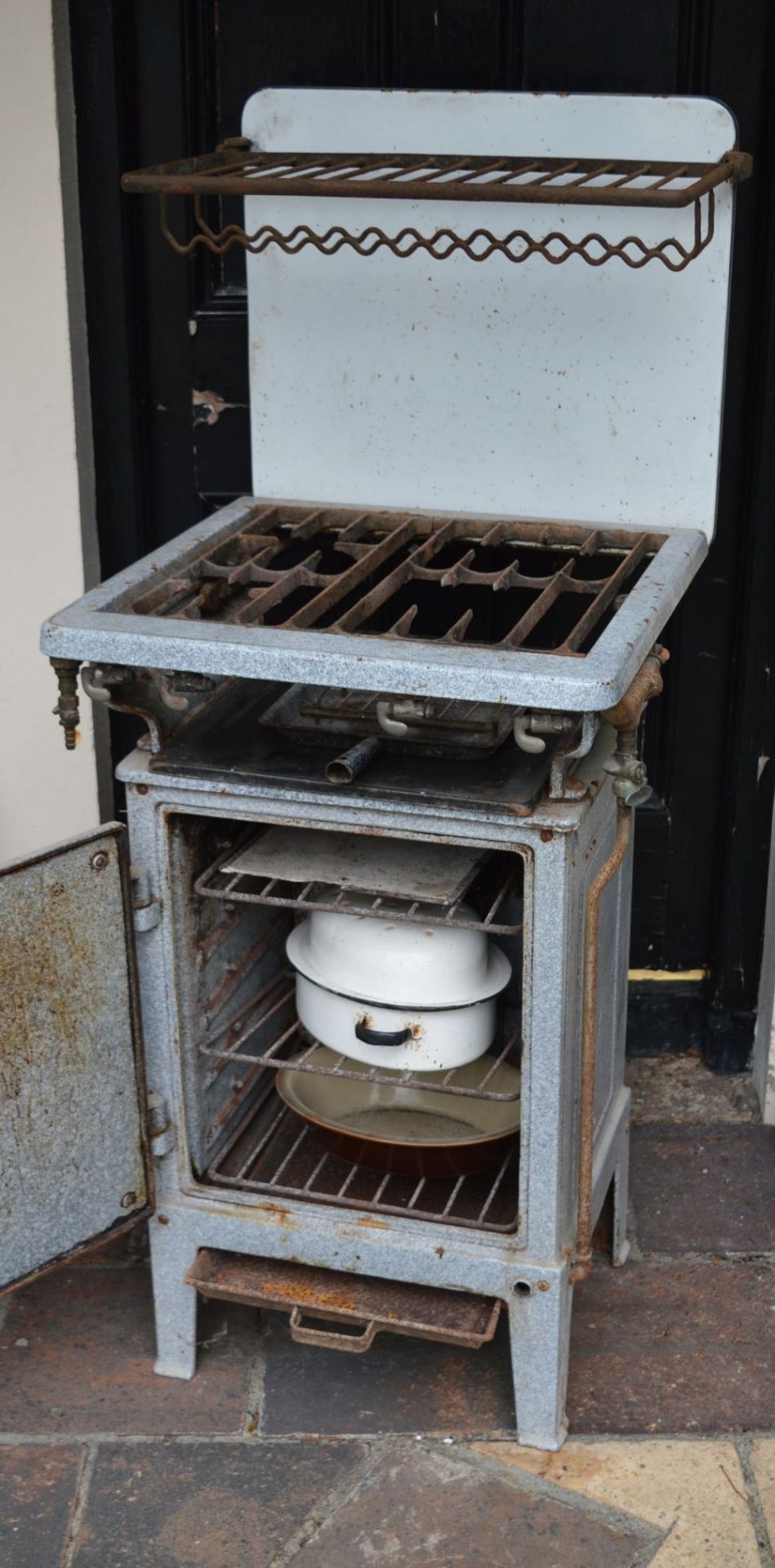 19TH-CENTURY ENAMEL FREE-STANDING GAS COOKER - Image 2 of 4