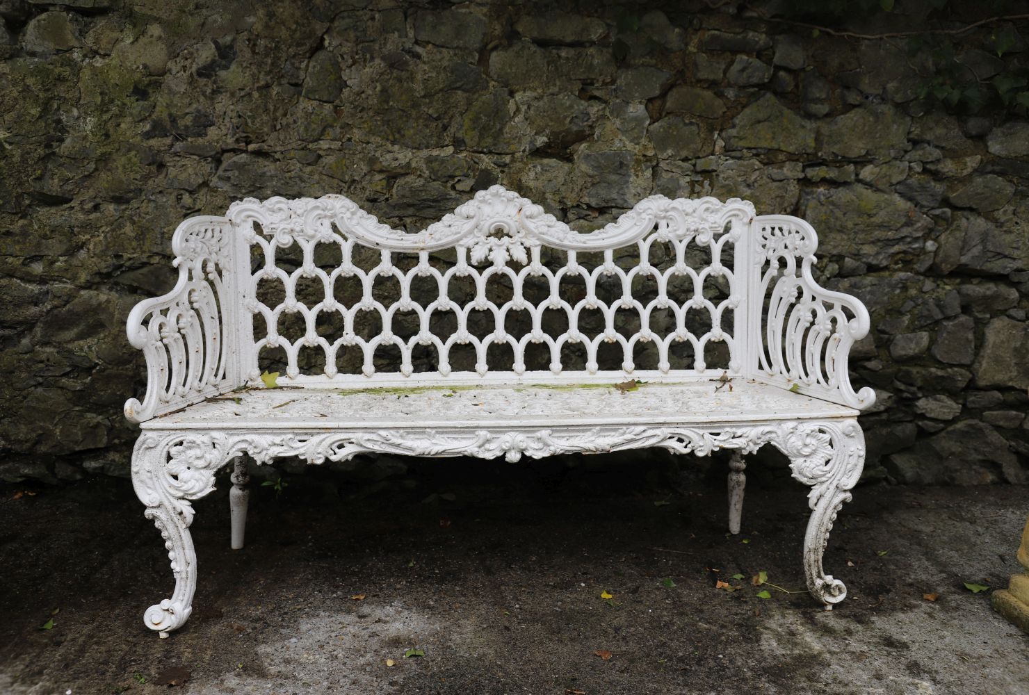 CAST IRON HORSESHOE BACK GARDEN BENCH