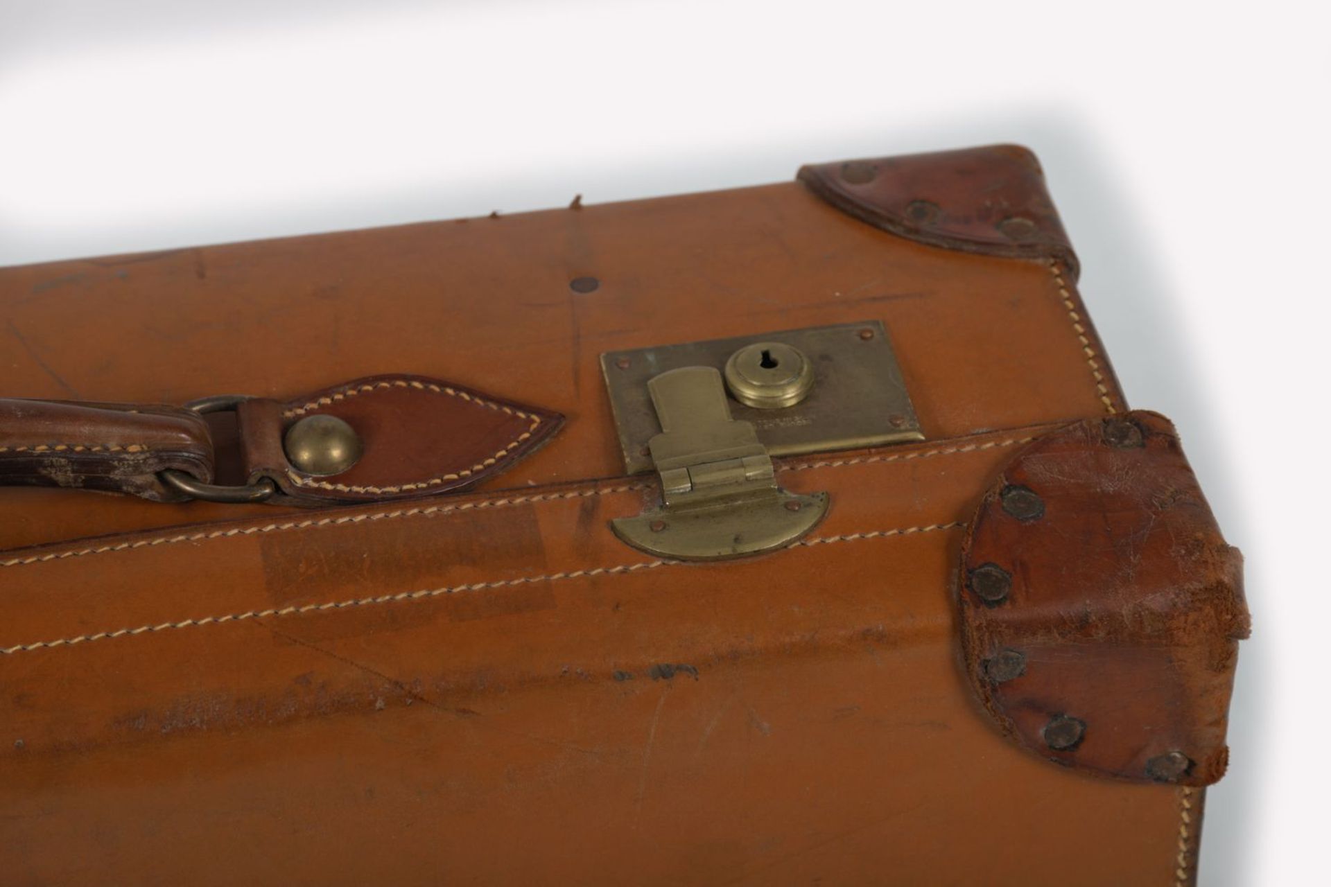 ANTIQUE LEATHER SUITCASE - Image 2 of 3