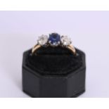 18K YELLOW GOLD DIAMOND & SAPPHIRE RING