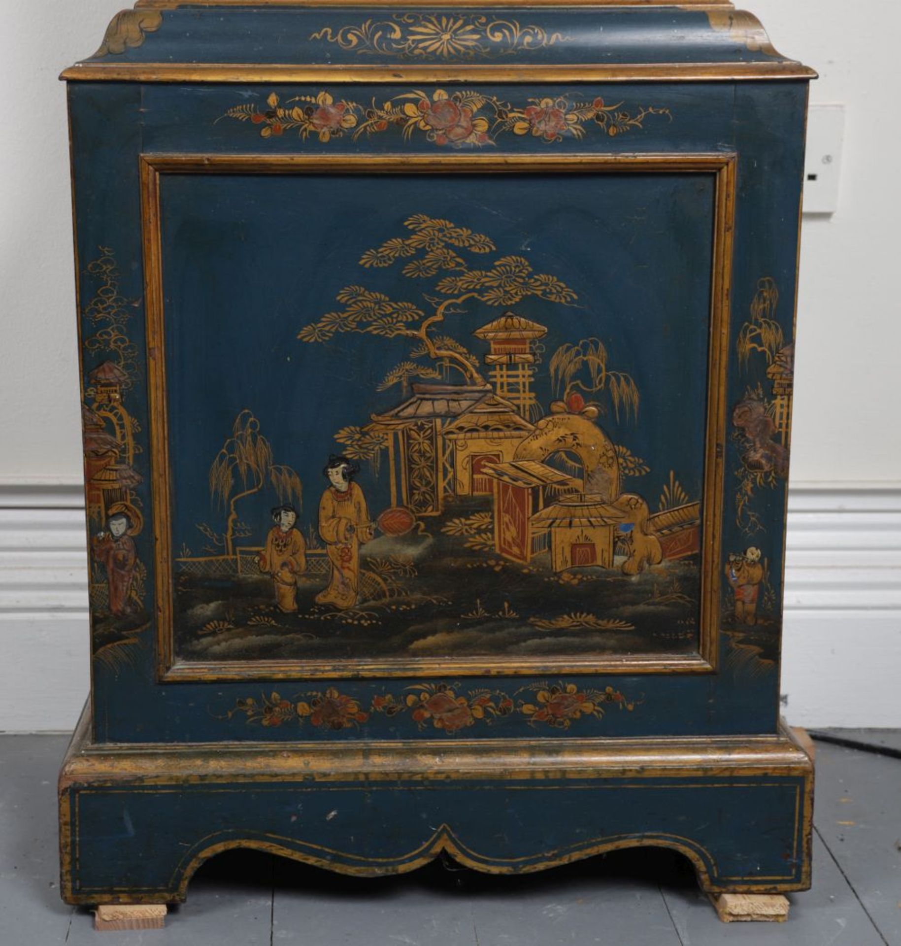 EDWARDIAN LACQUERED LONG CASE CLOCK - Image 4 of 4