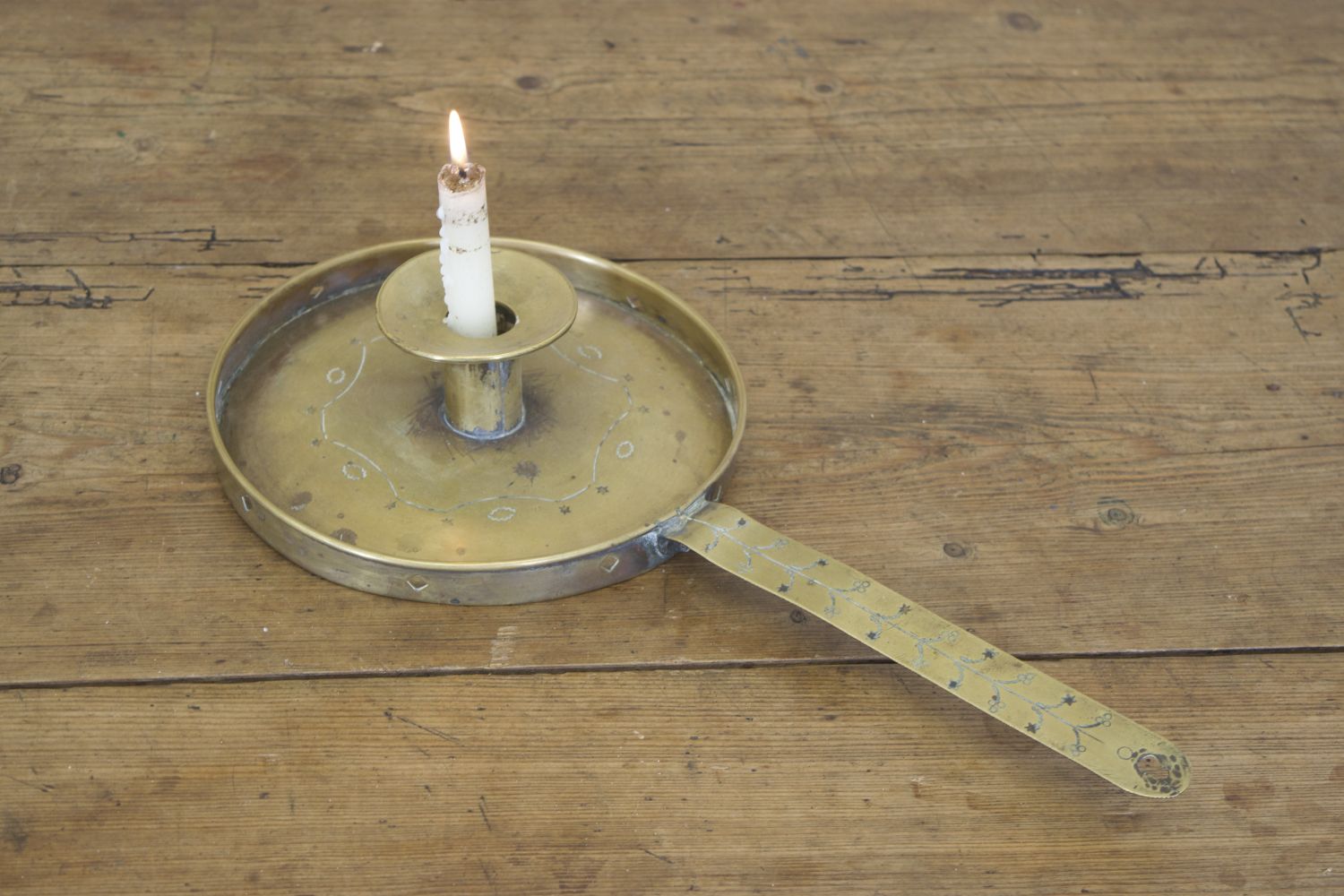 19TH-CENTURY BRASS CHAMBER CANDLESTICK