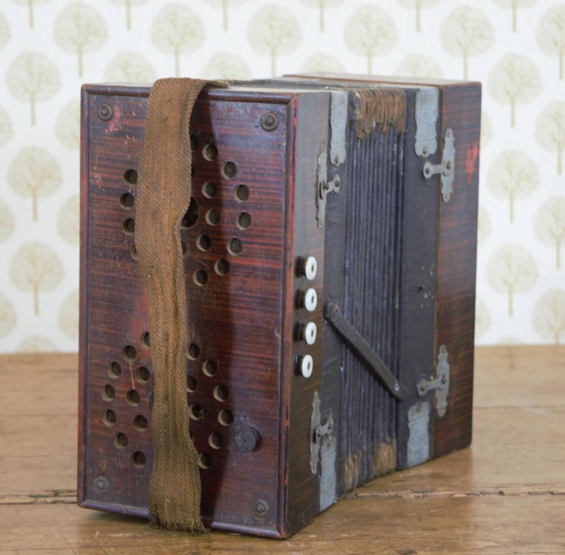 EARLY 20TH-CENTURY BUTTON ACCORDIAN - Image 2 of 2