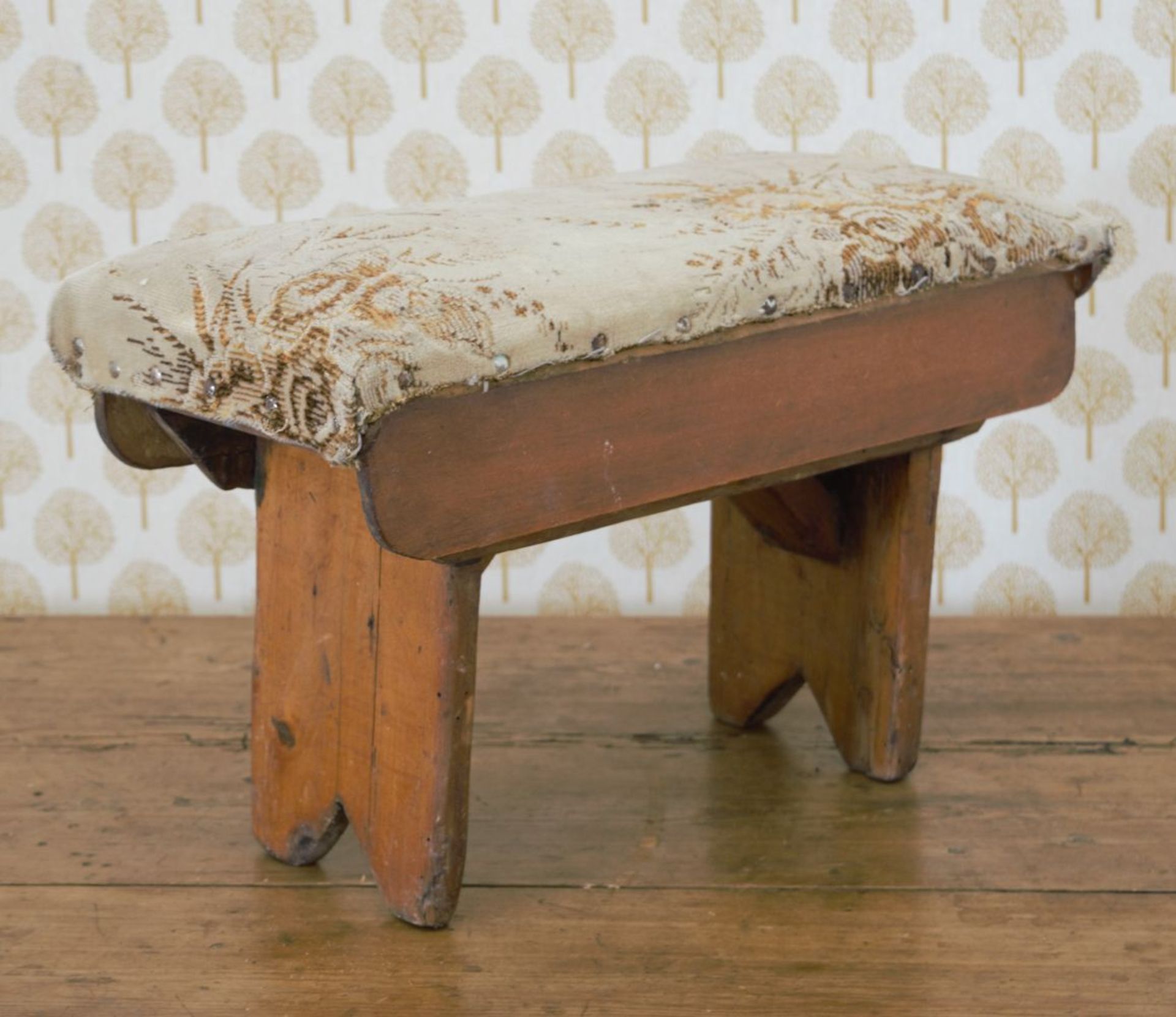 19TH-CENTURY PINE KITCHEN STOOL - Bild 2 aus 3