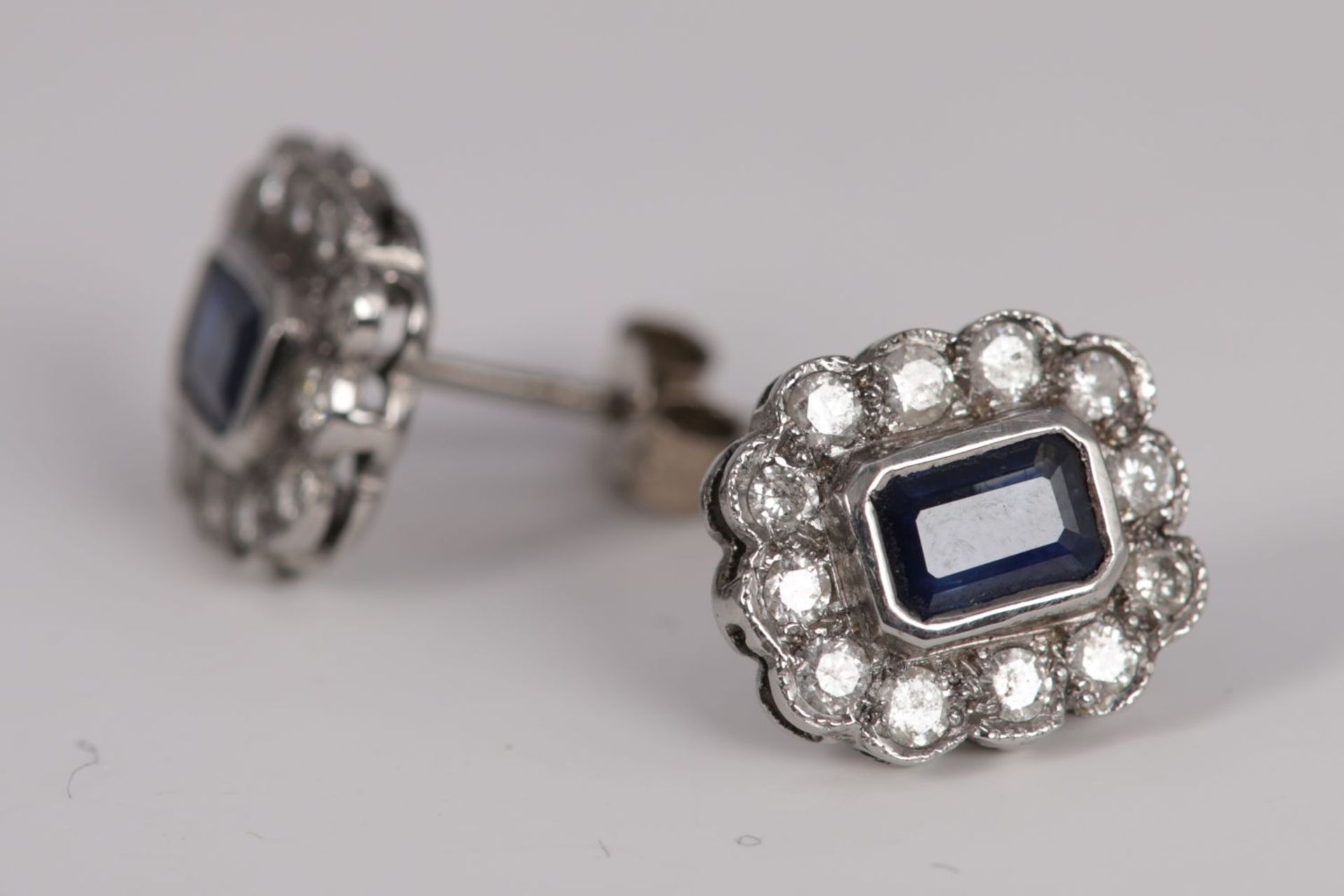 18K WHITE GOLD, SAPPHIRE & DIAMOND EARRINGS - Image 2 of 4