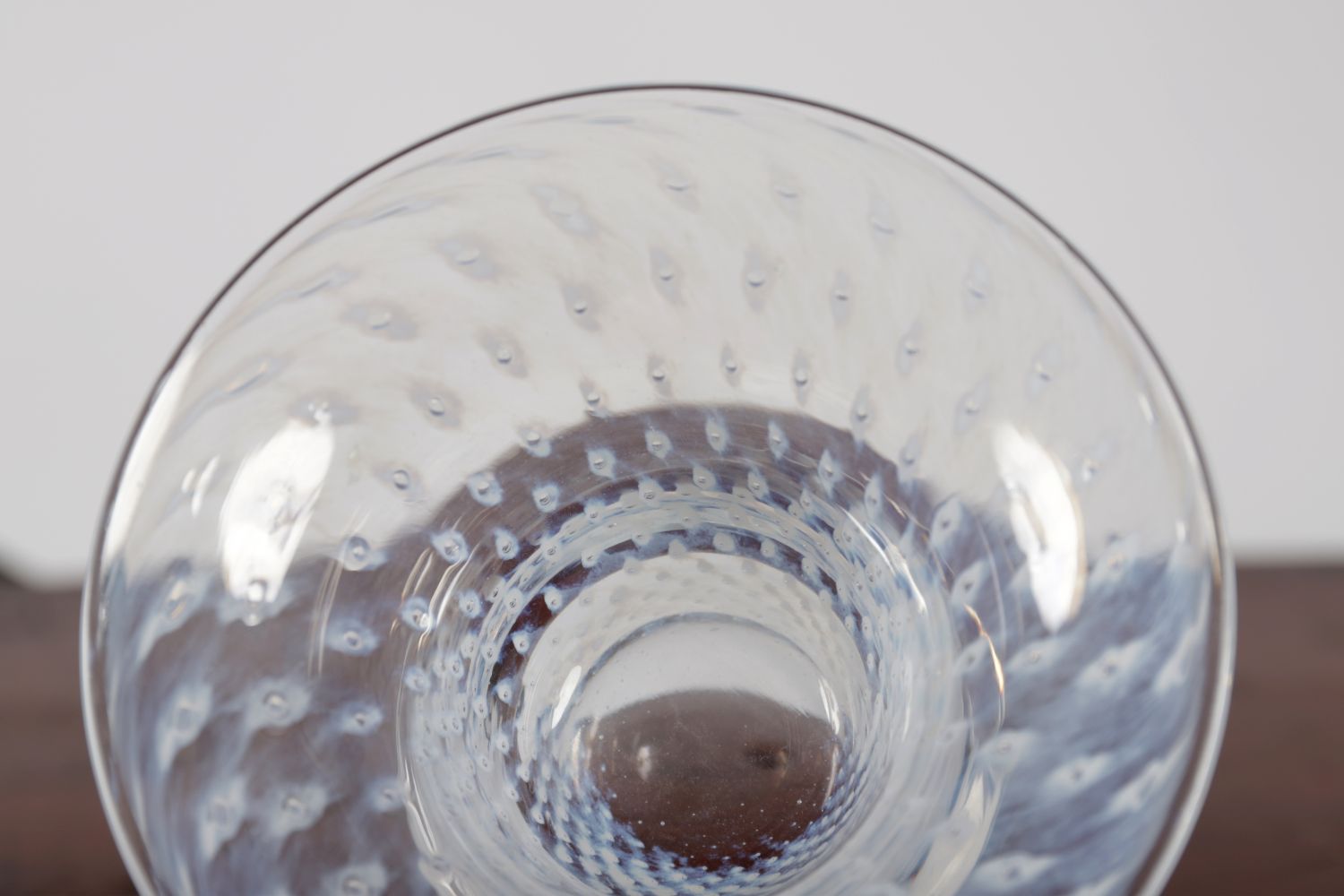 BERTIL VALLIEN DESIGNED GLASS VASE - Image 3 of 3