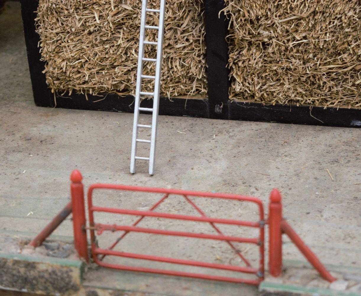 MODEL OF A 19TH-CENTURY FARMYARD - Image 5 of 5