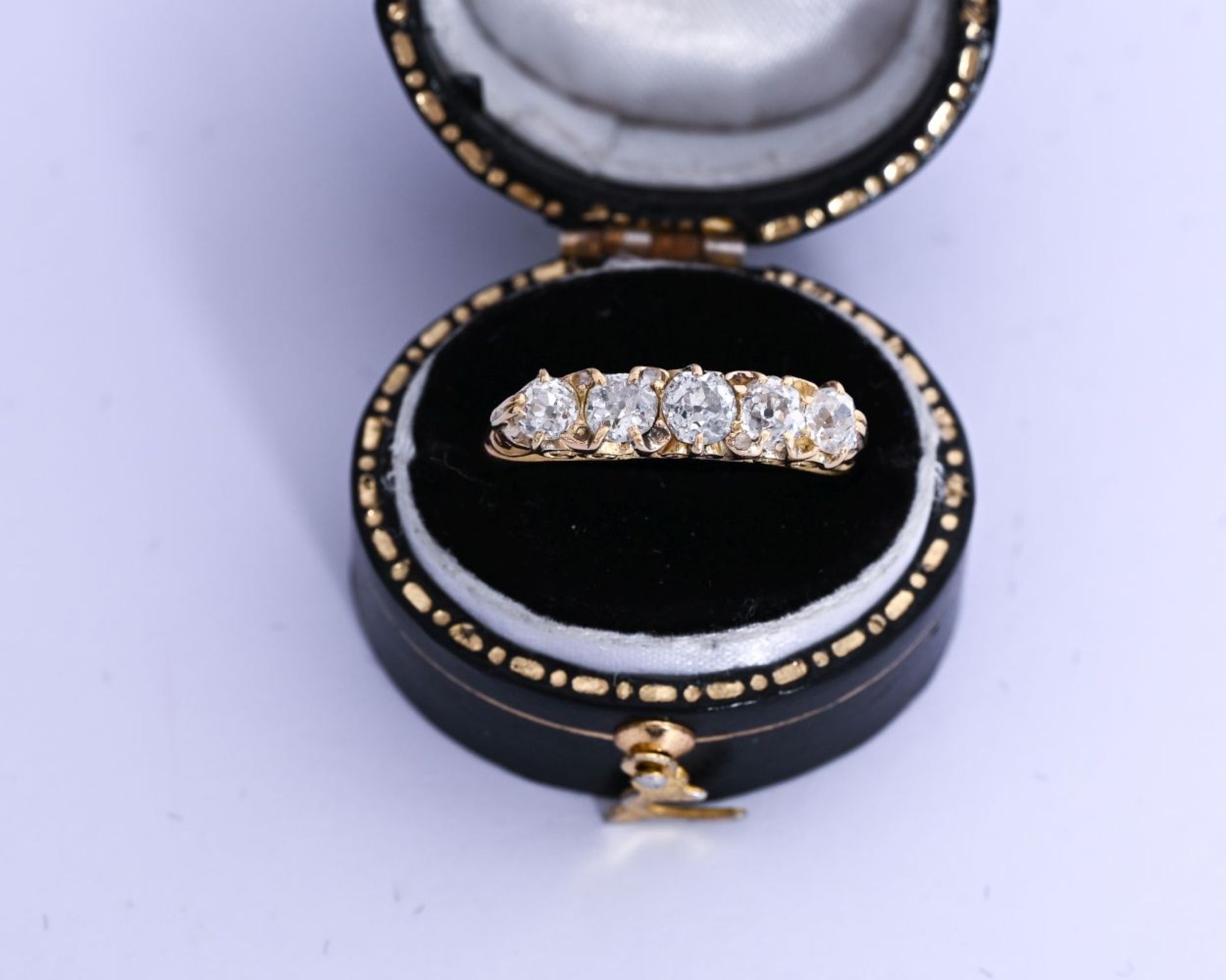 18K GOLD DIAMOND RING - Image 2 of 2