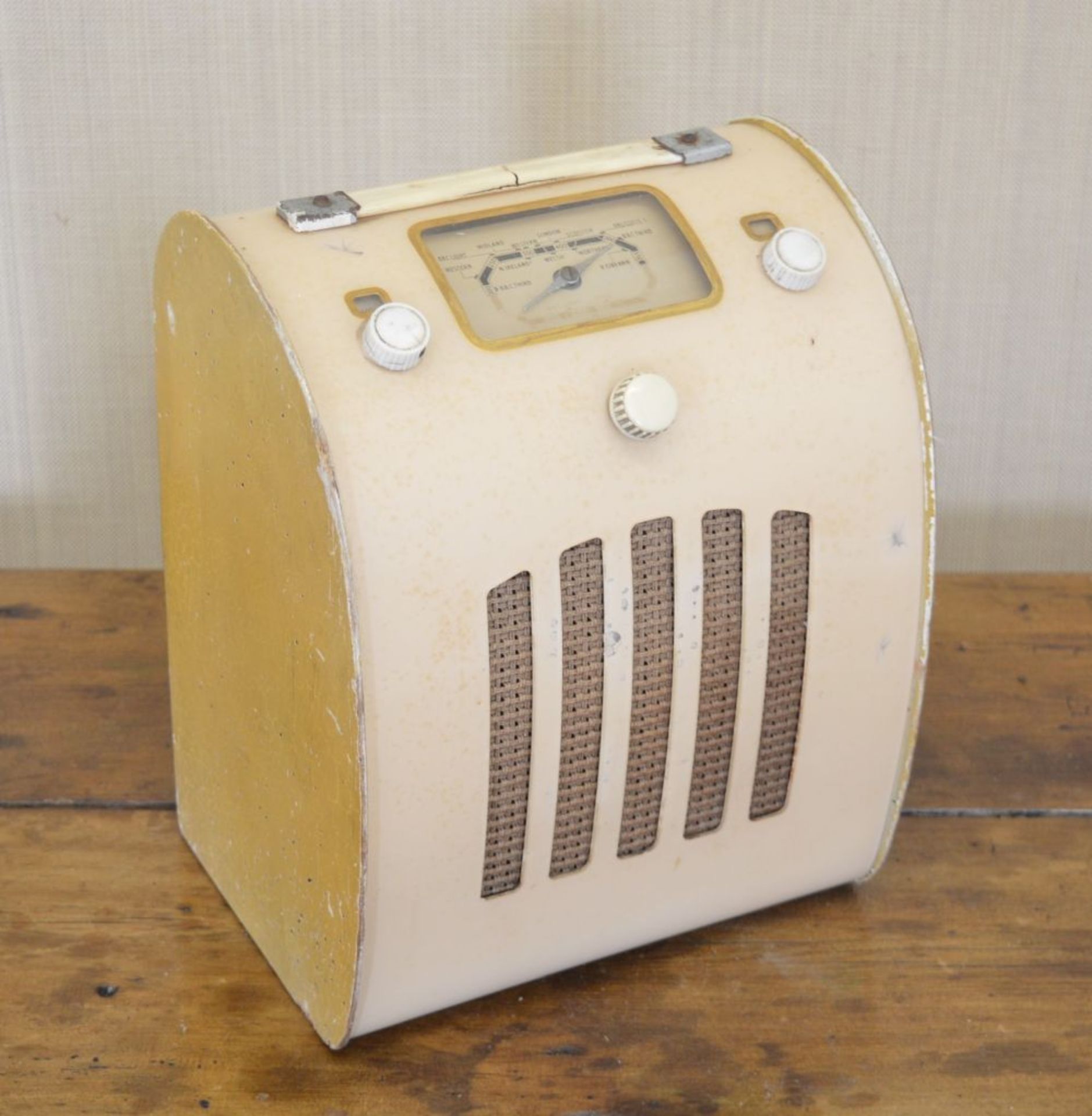 VINTAGE EARLY 20TH-CENTURY RADIO