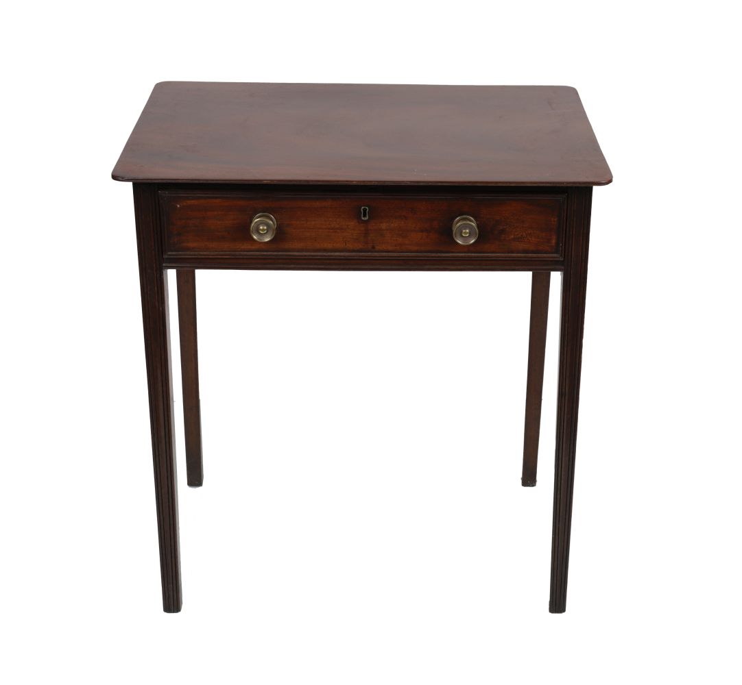 SMALL GEORGE III MAHOGANY SIDE TABLE