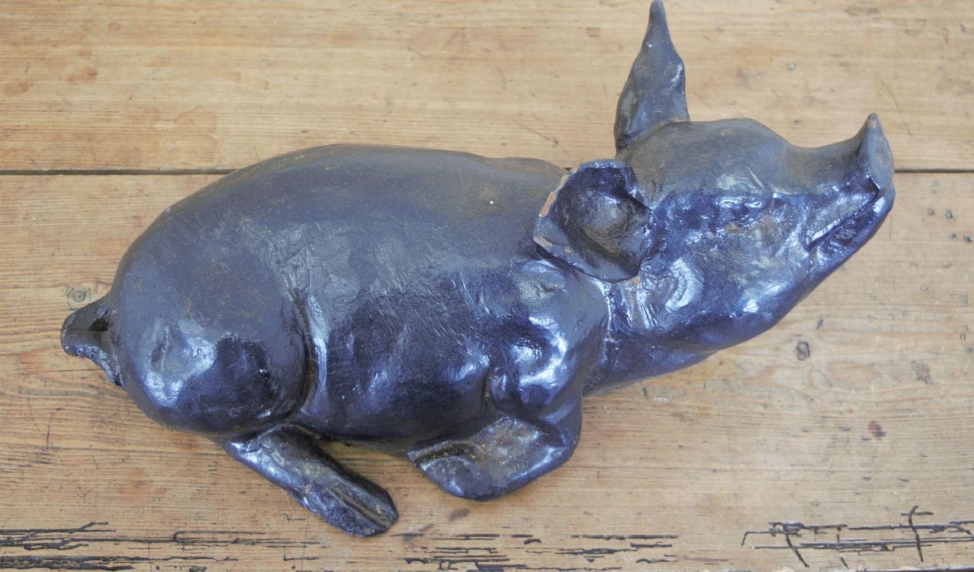 MODEL OF A SEATED PIGLET - Image 2 of 2