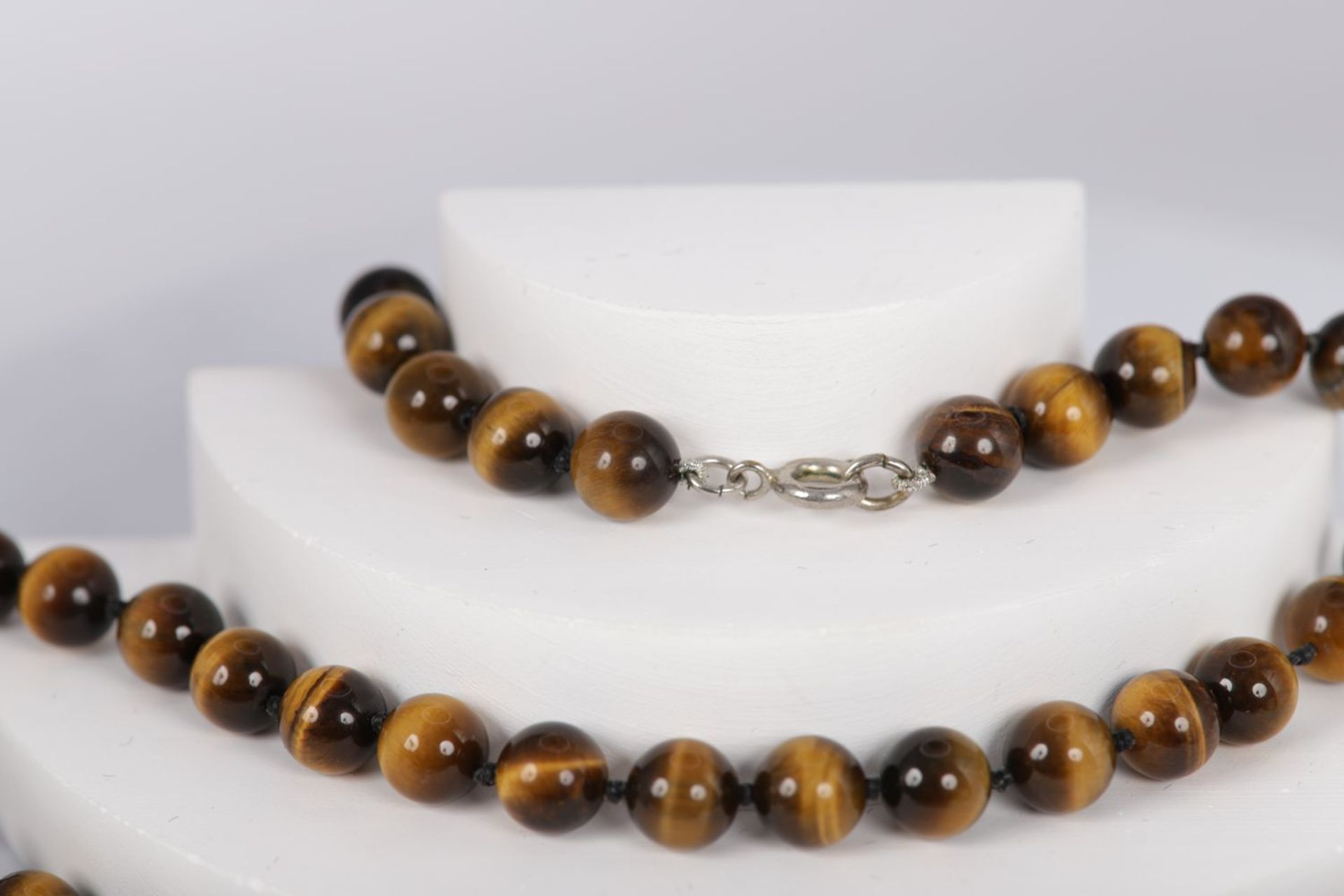 TIGER'S EYE BEAD NECKLACE - Image 2 of 4