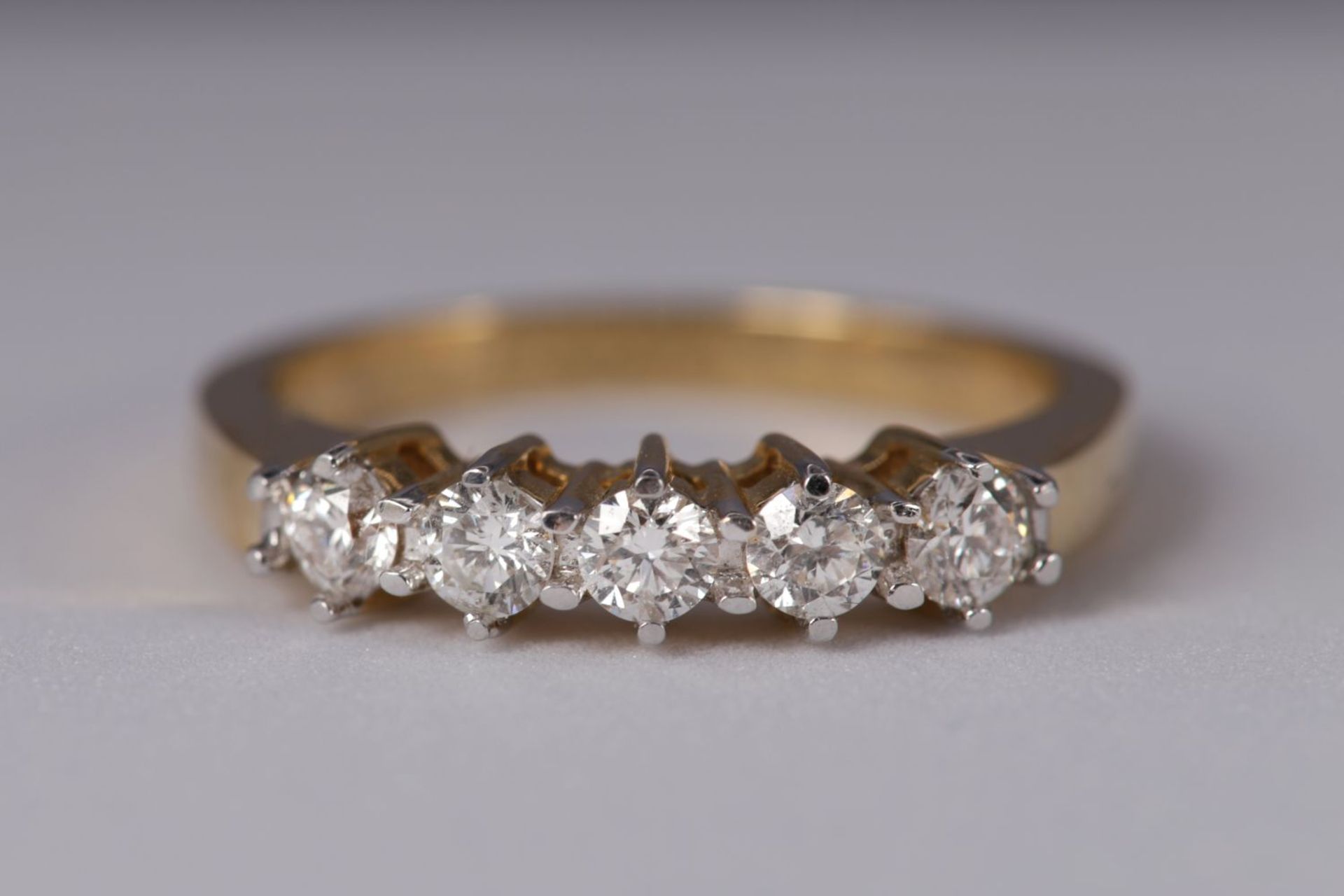 18K YELLOW GOLD 5-STONE DIAMOND RING