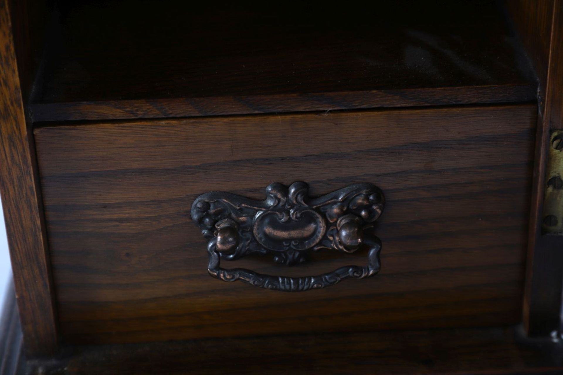 ART NOUVEAU OAK SMOKER'S CABINET - Image 3 of 3