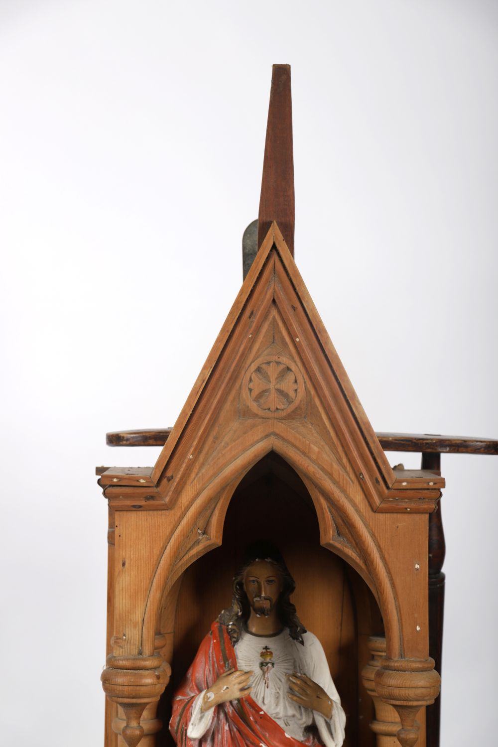 IRISH PITCH PINE GOTHIC NICHE - Image 3 of 4