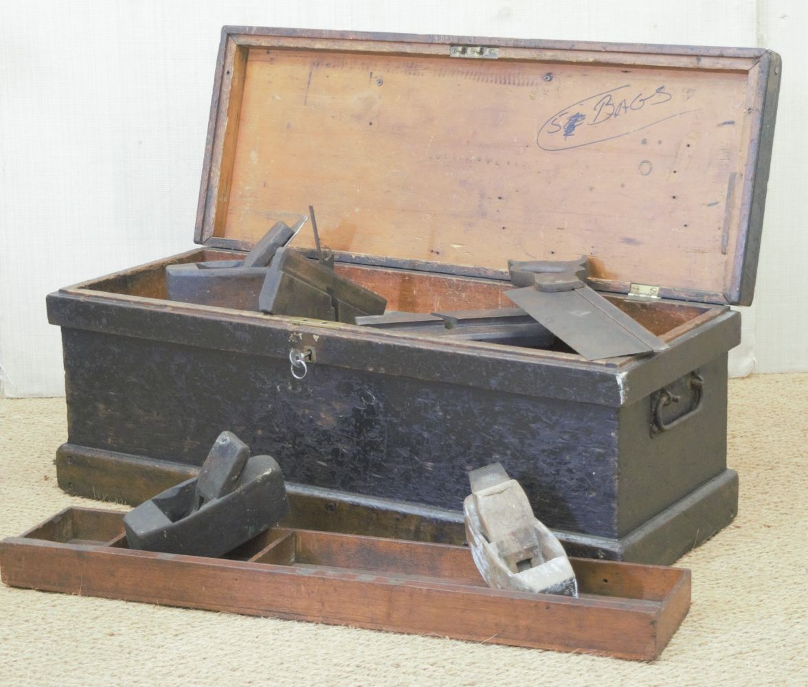 19TH-CENTURY PINE CARPENTER'S TOOLBOX