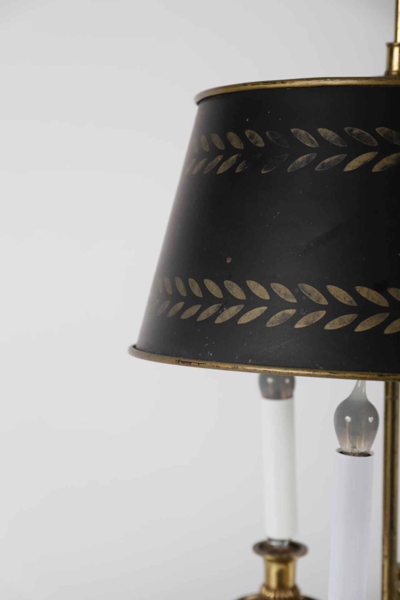 EDWARDIAN BRASS TABLE LAMP - Image 4 of 4