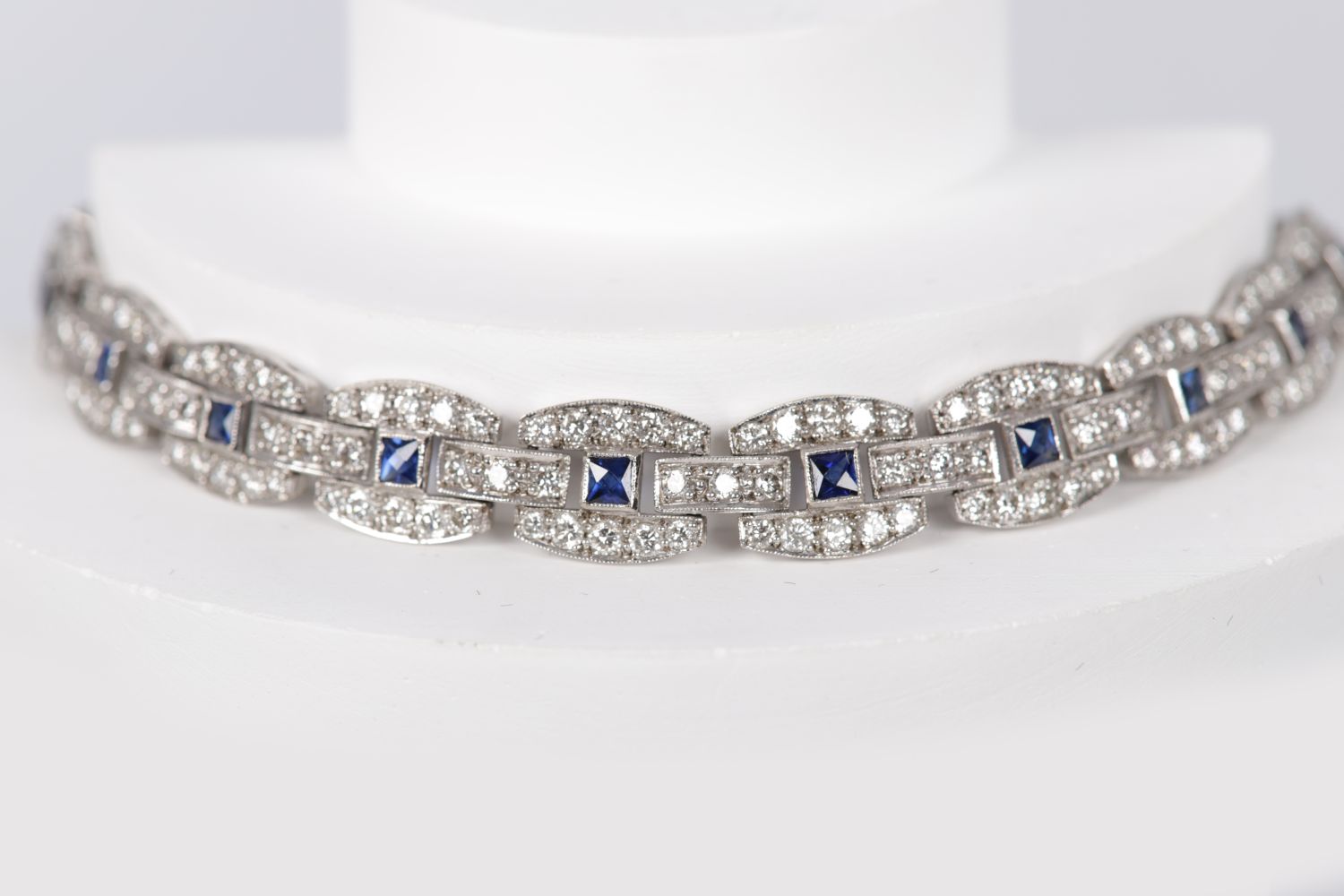 SAPPHIRE & DIAMOND BRACELET - Image 4 of 4