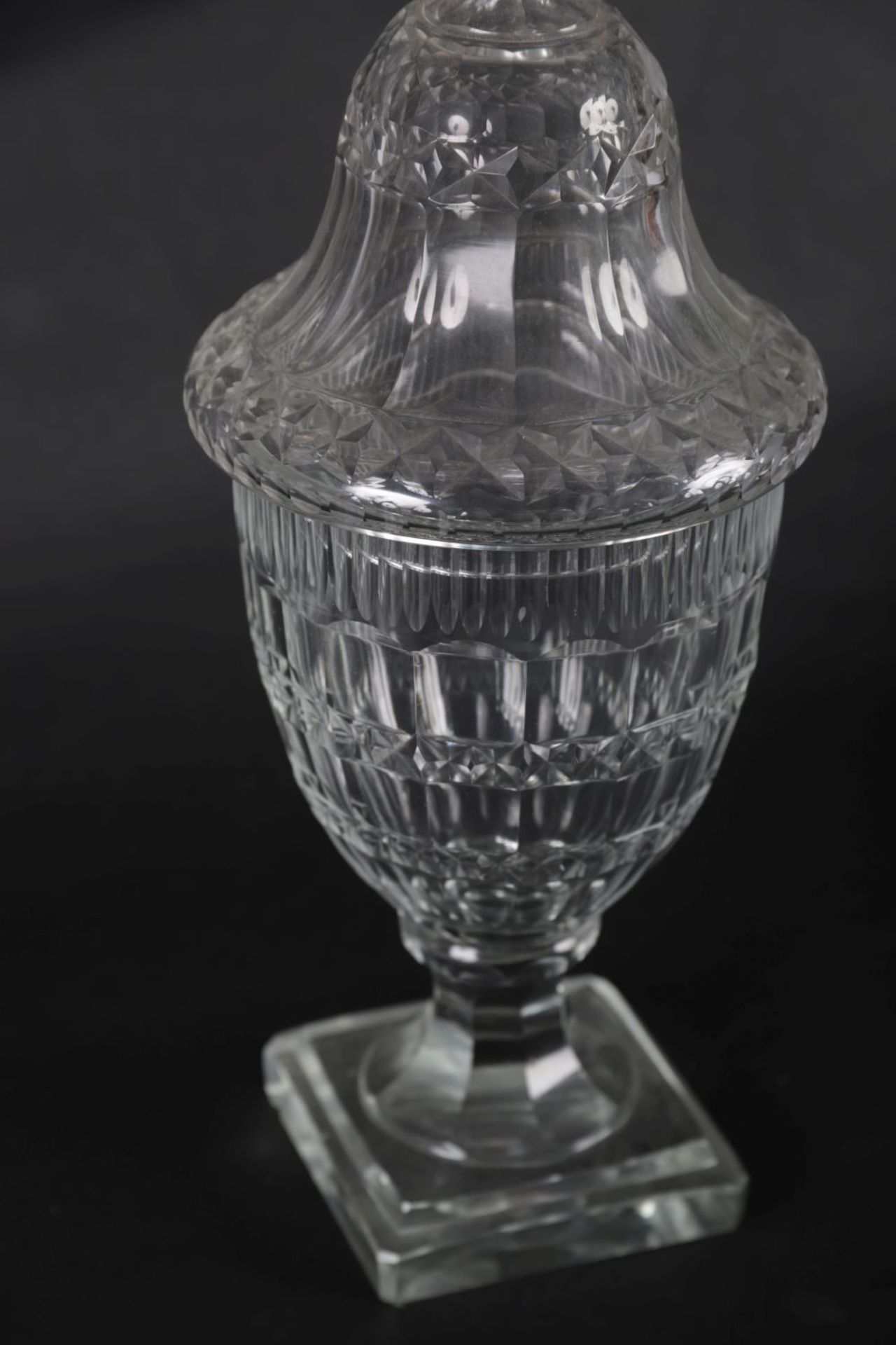 18TH-CENTURY IRISH CUT-GLASS CASSOULET - Image 2 of 3