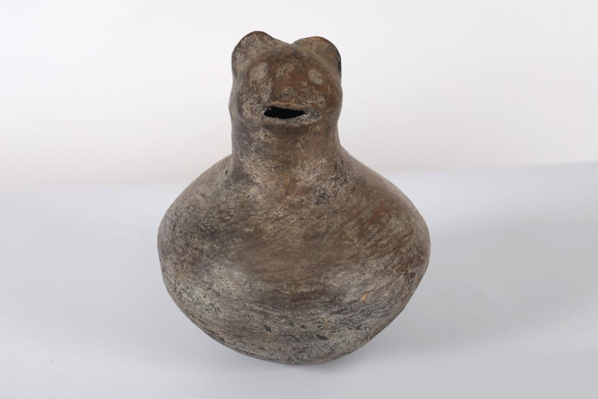 POST COLOMBIAN TERRACOTTA EFFIGY BOTTLE