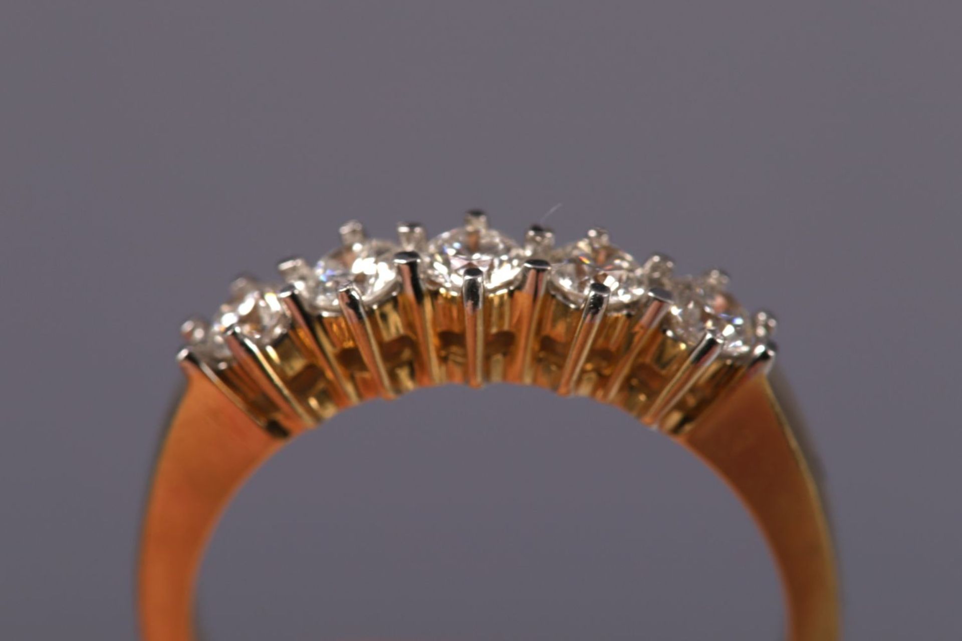 18K YELLOW GOLD 5-STONE DIAMOND RING - Image 3 of 4