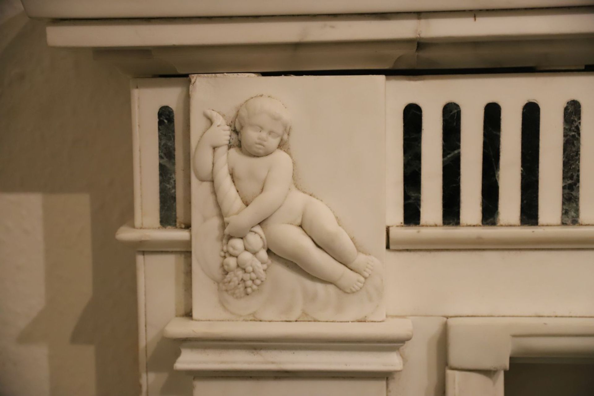 NEO-CLASSICAL MARBLE CHIMNEY PIECE - Image 3 of 4