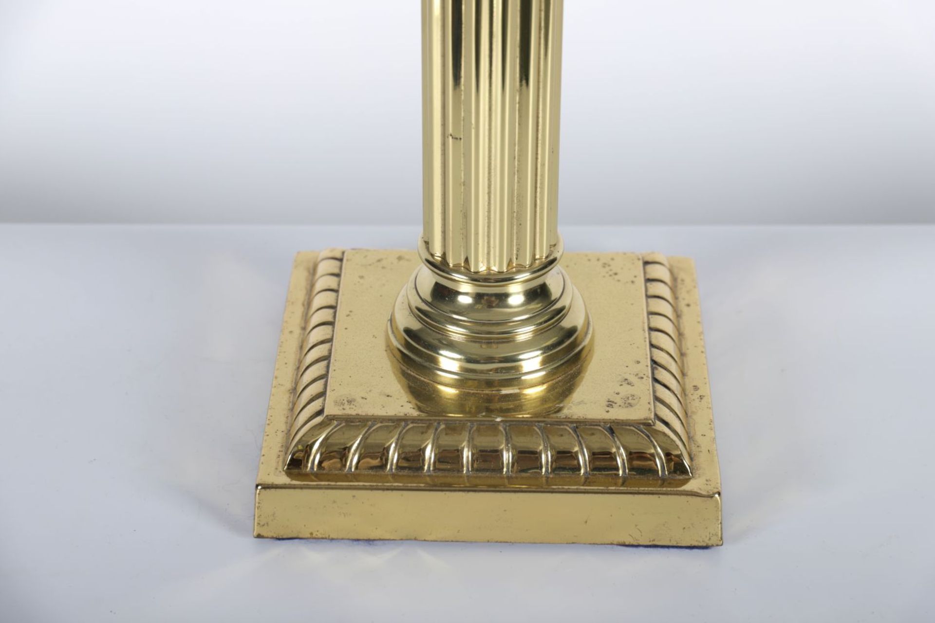 19TH-CENTURY BRASS TABLE LAMP - Image 2 of 3
