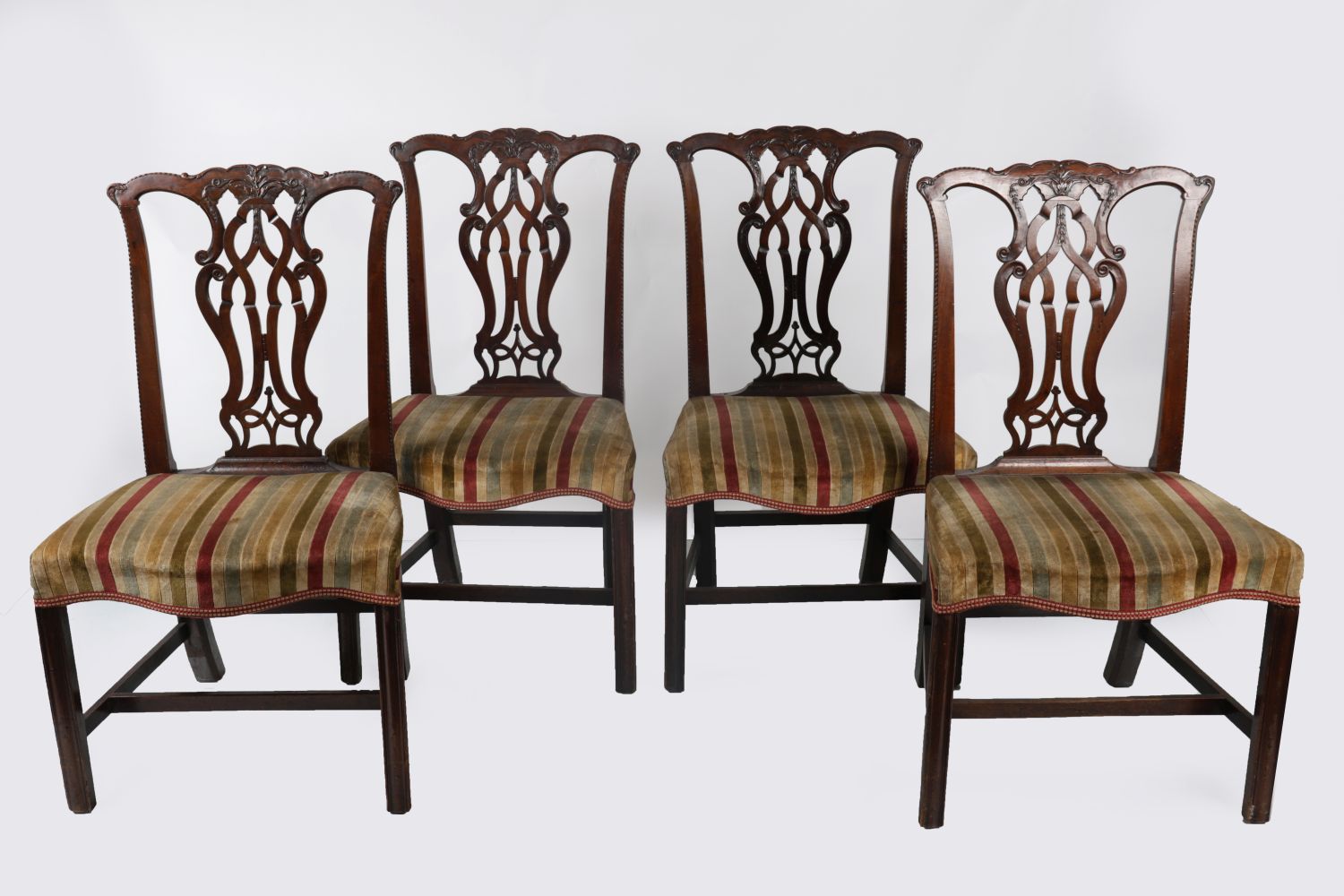 SET 4 18TH-CENTURY CHIPPENDALE CHAIRS