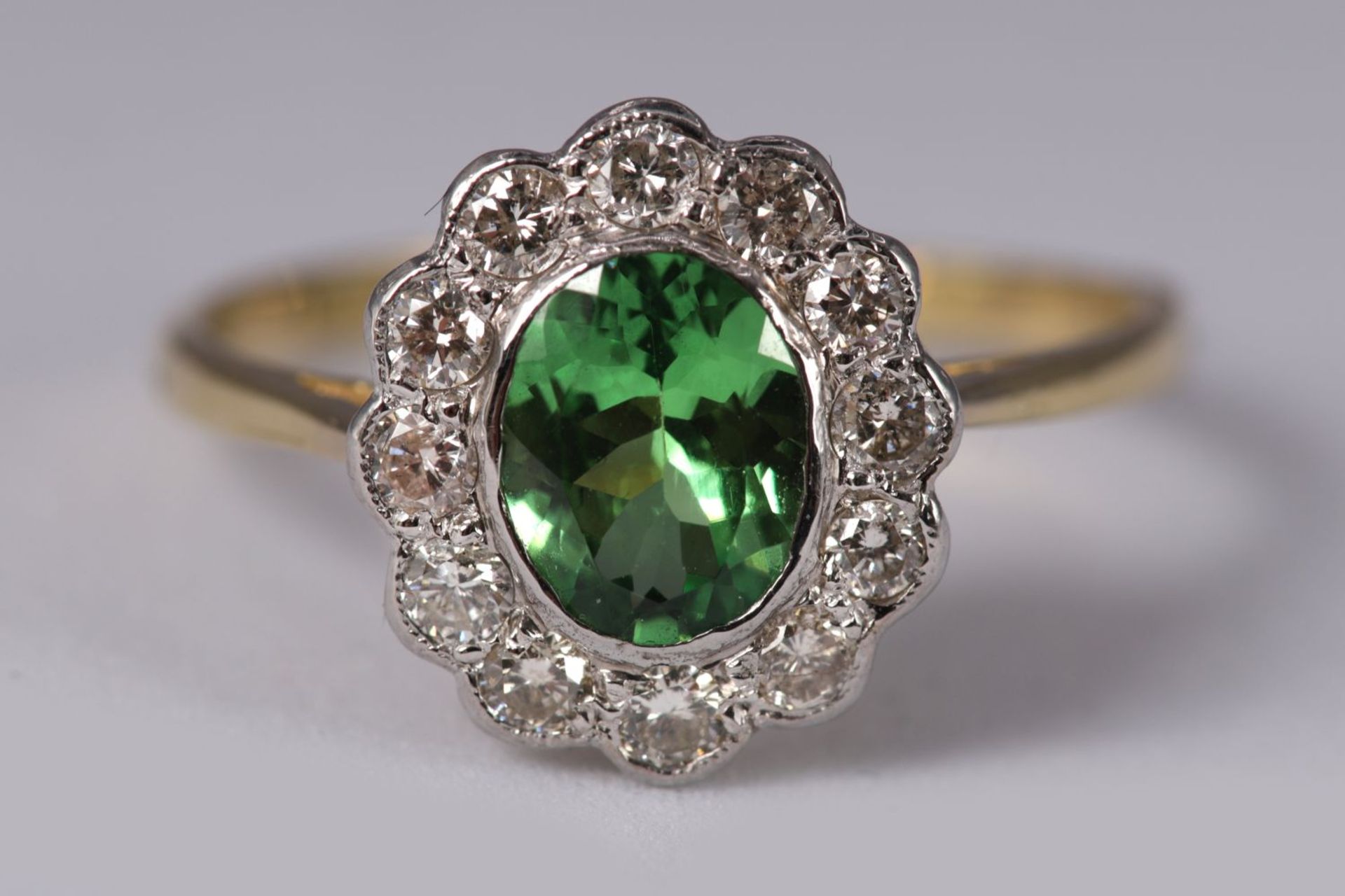 18K YELLOW GOLD, TSAVORITE & DIAMOND RING